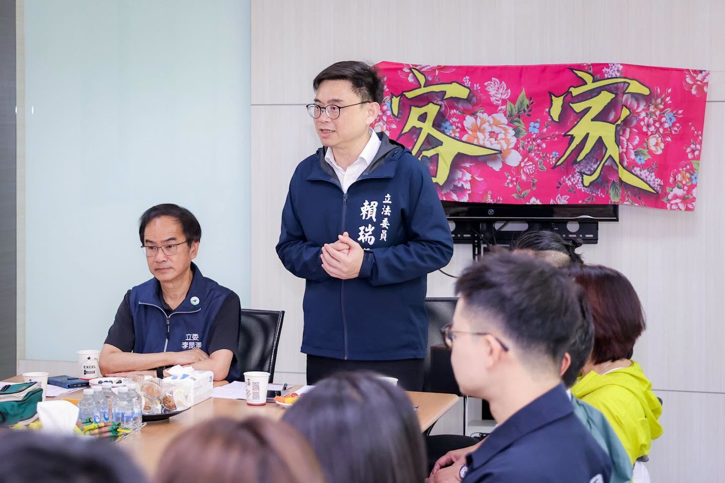 2026高雄市長戰局加溫，民進黨參選人賴瑞隆22日與地方重量級客家大老、社團代表座談，獲公開表態力挺。（翻攝賴瑞隆官方粉絲頁）