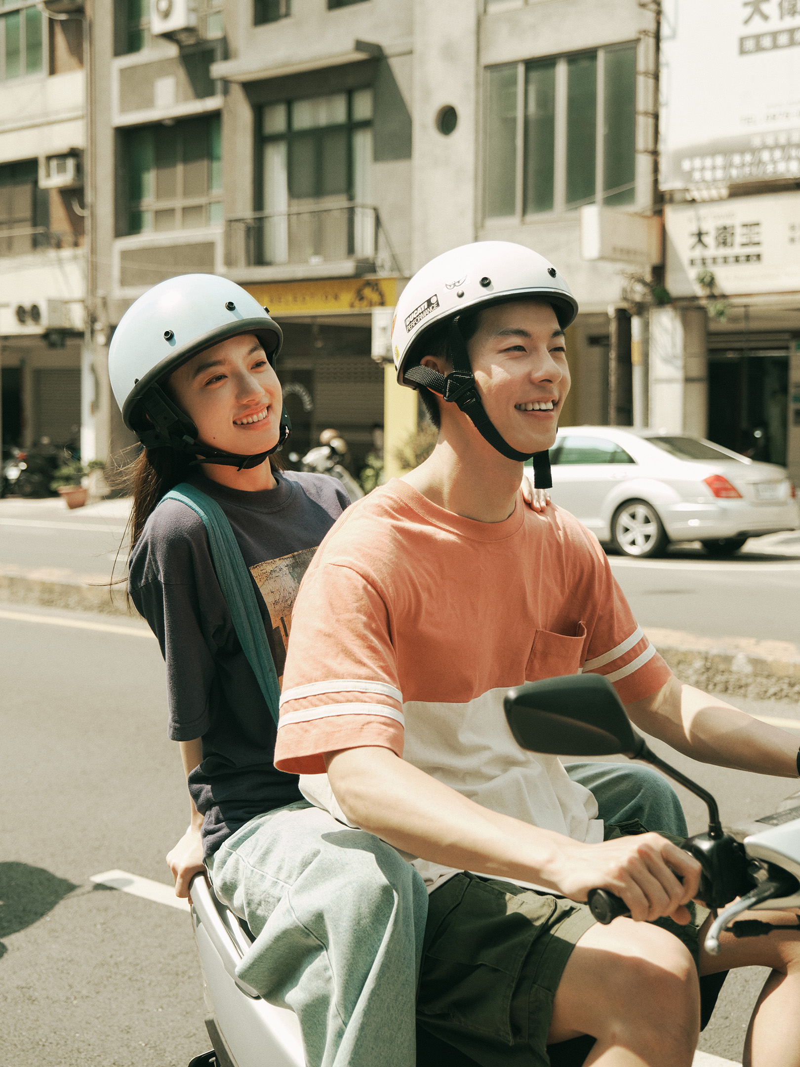 現實中清原果耶只坐過一次摩托車，一開始直呼緊張，但許光漢給她很大安全感。（翻滾吧男孩電影提供）