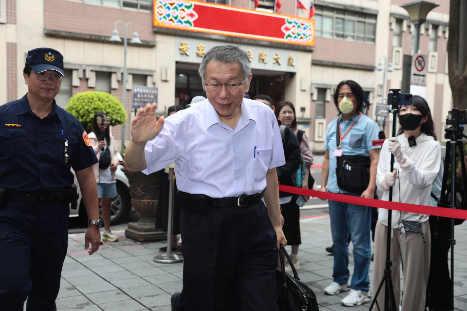 台北地院審理民眾黨主席柯文哲弊案。（鏡報林煒凱攝）