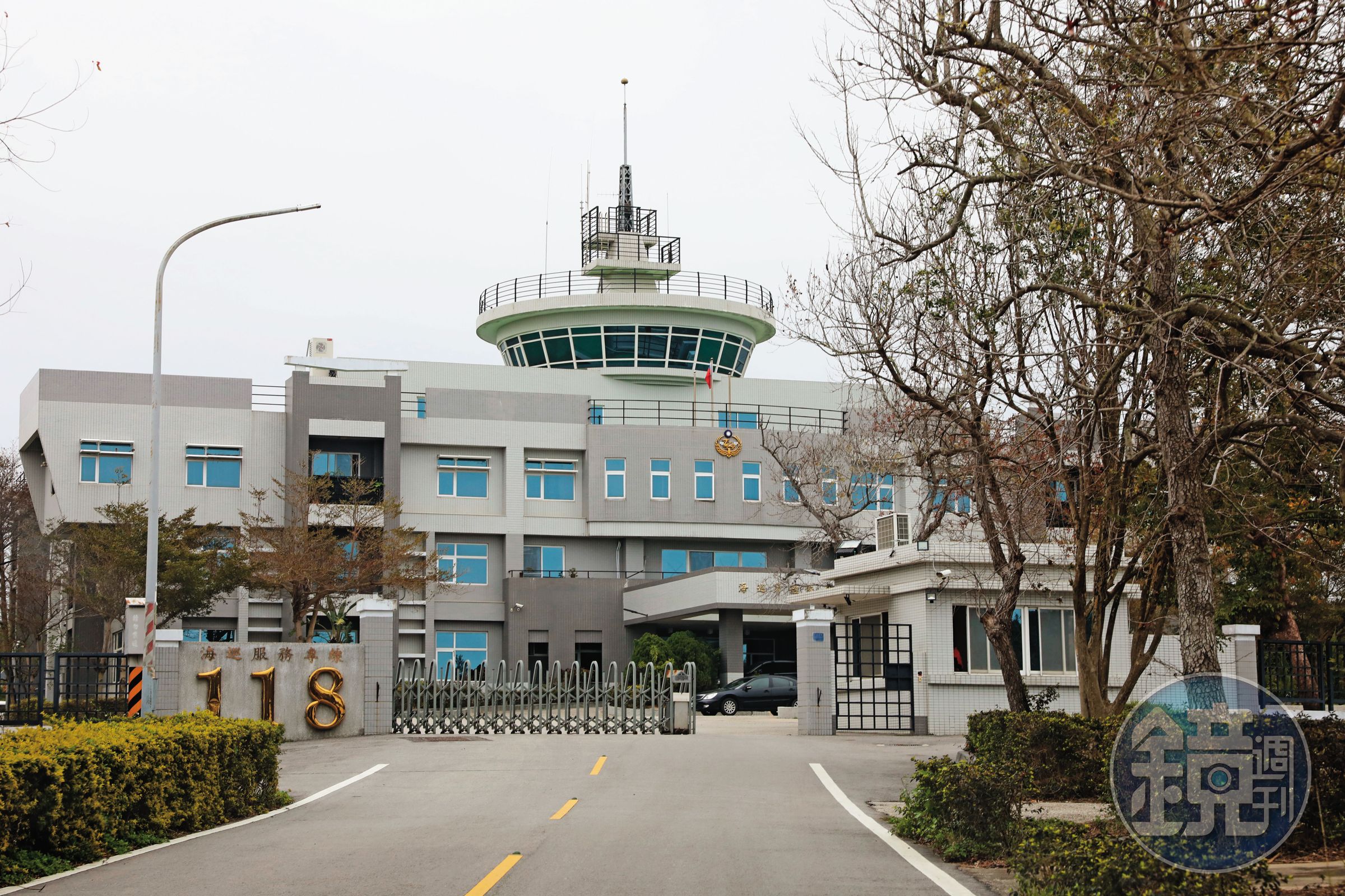 金門海巡隊事發後低調配合檢方蒐證，並將2艘出事船隻拖吊上岸，置放於其隊部中。