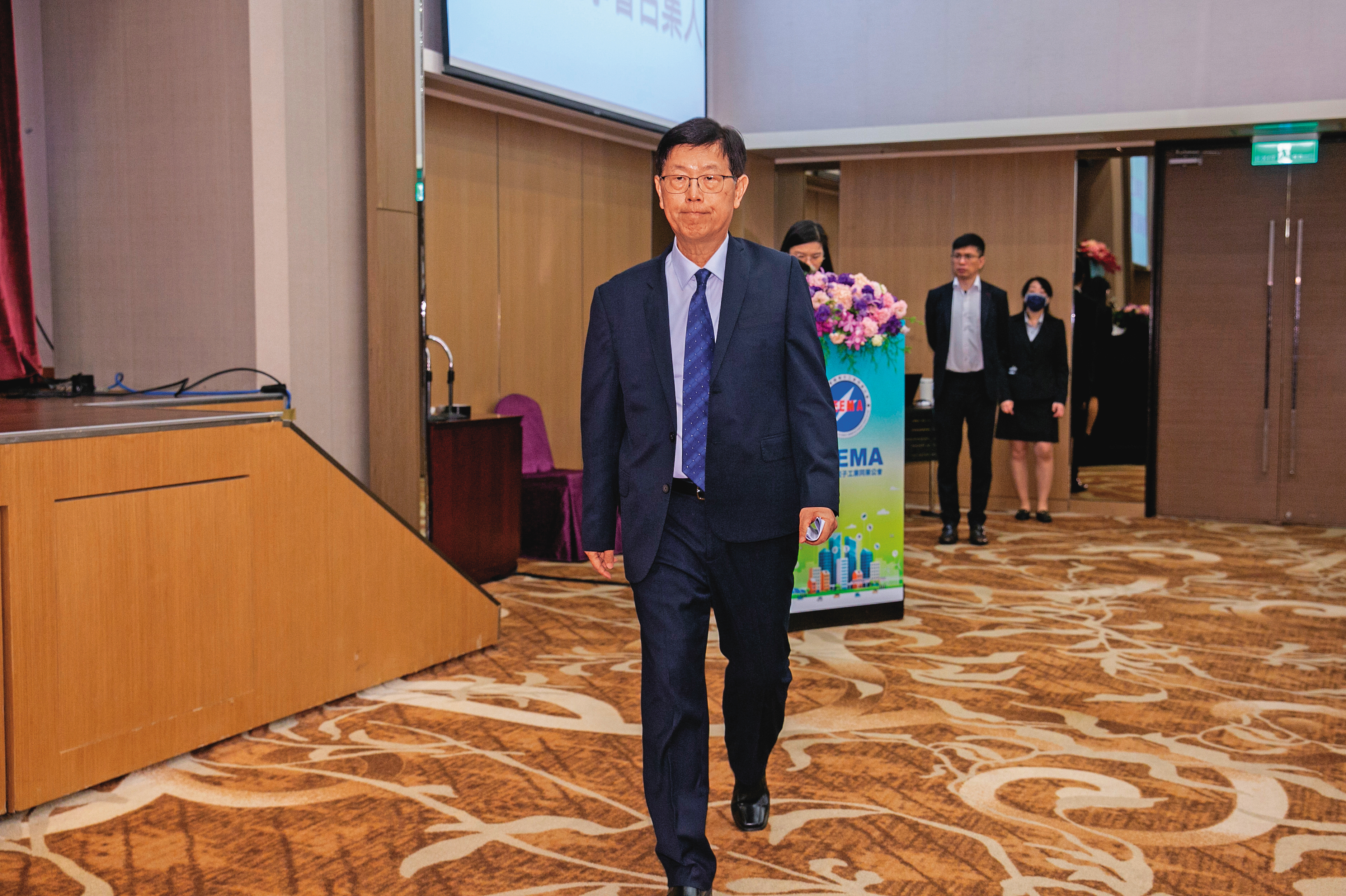 鴻海董事長劉揚偉持續加碼美國加州和德州生產線。