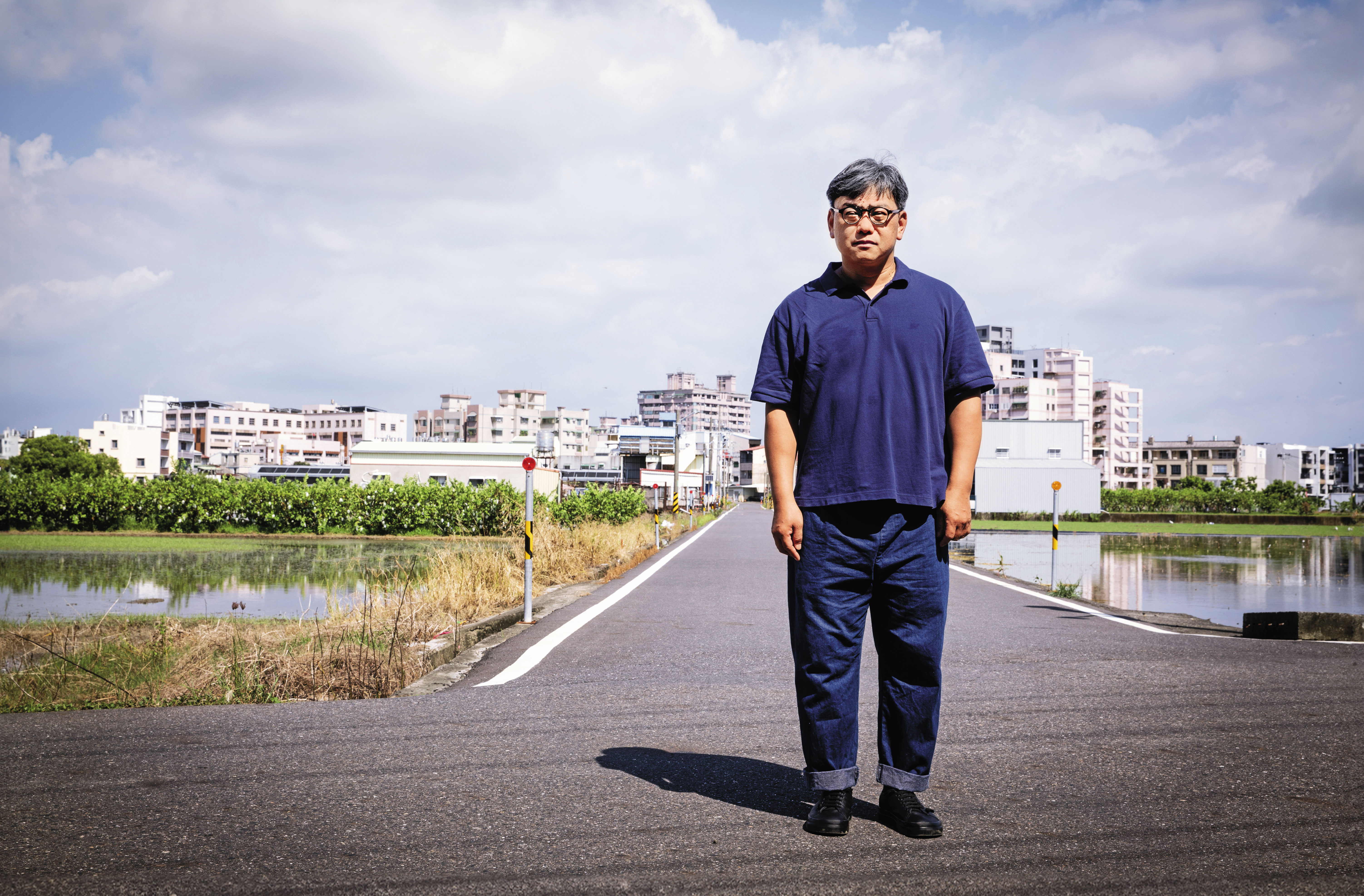 許正平，50歲，台南人，劇作家、教師。