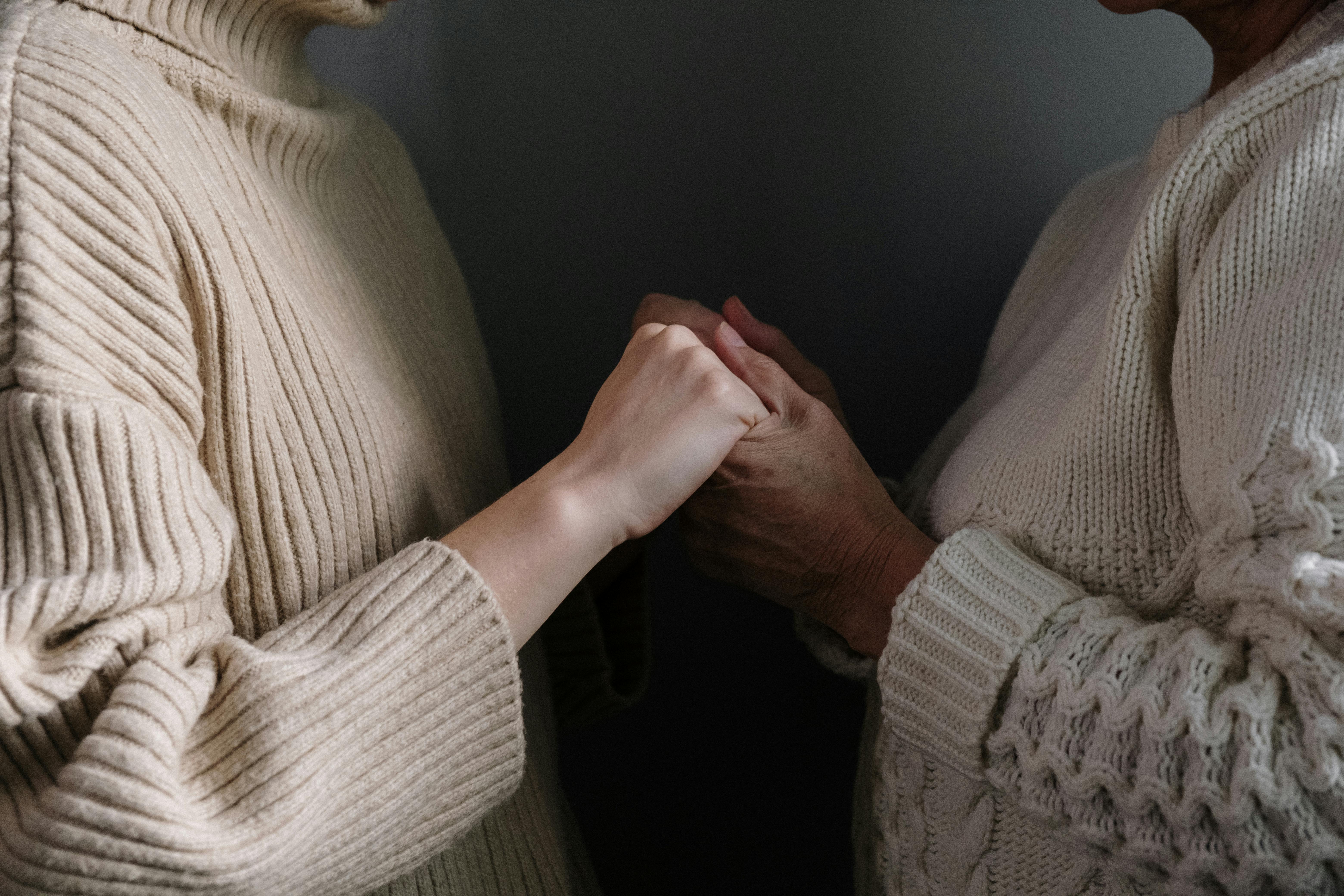 婆媳關係向來是華人社會難解的問題，不過也是有些婆媳可以營造出不錯的關係。（示意圖，取自pexels）