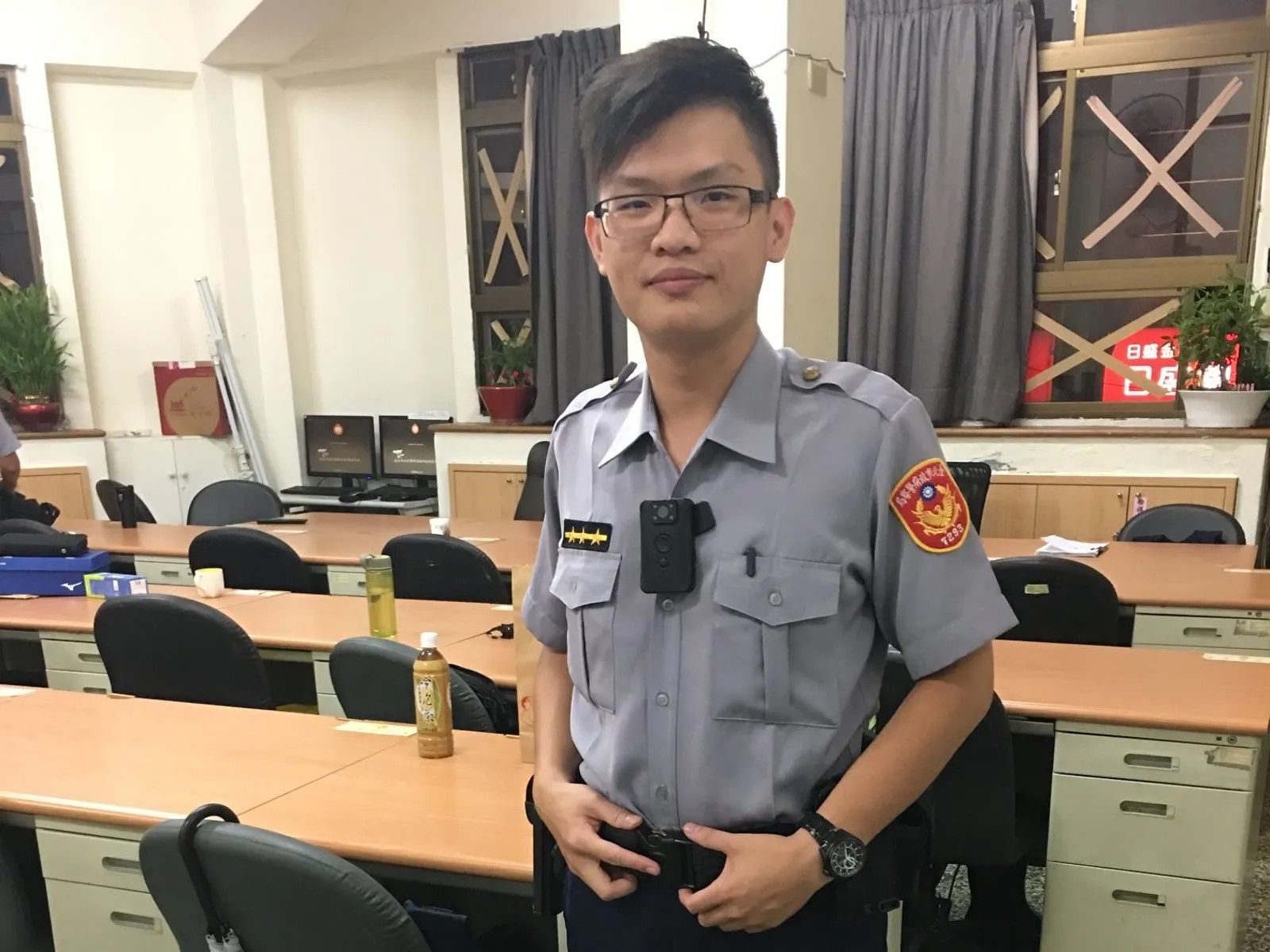 前台北市員警黃仕奇因偷拍案件去職,昨日則遭到起訴。(翻攝臺北市政府警察局中正第二分局臉書)