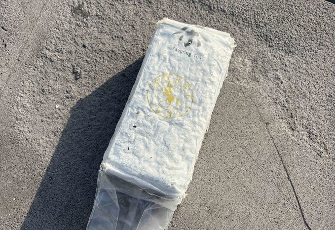 南韓濟州海岸1天內發生2次偽裝成中國鐵觀音茶葉袋的毒品可疑物。（翻攝自X@EcoKorea5）