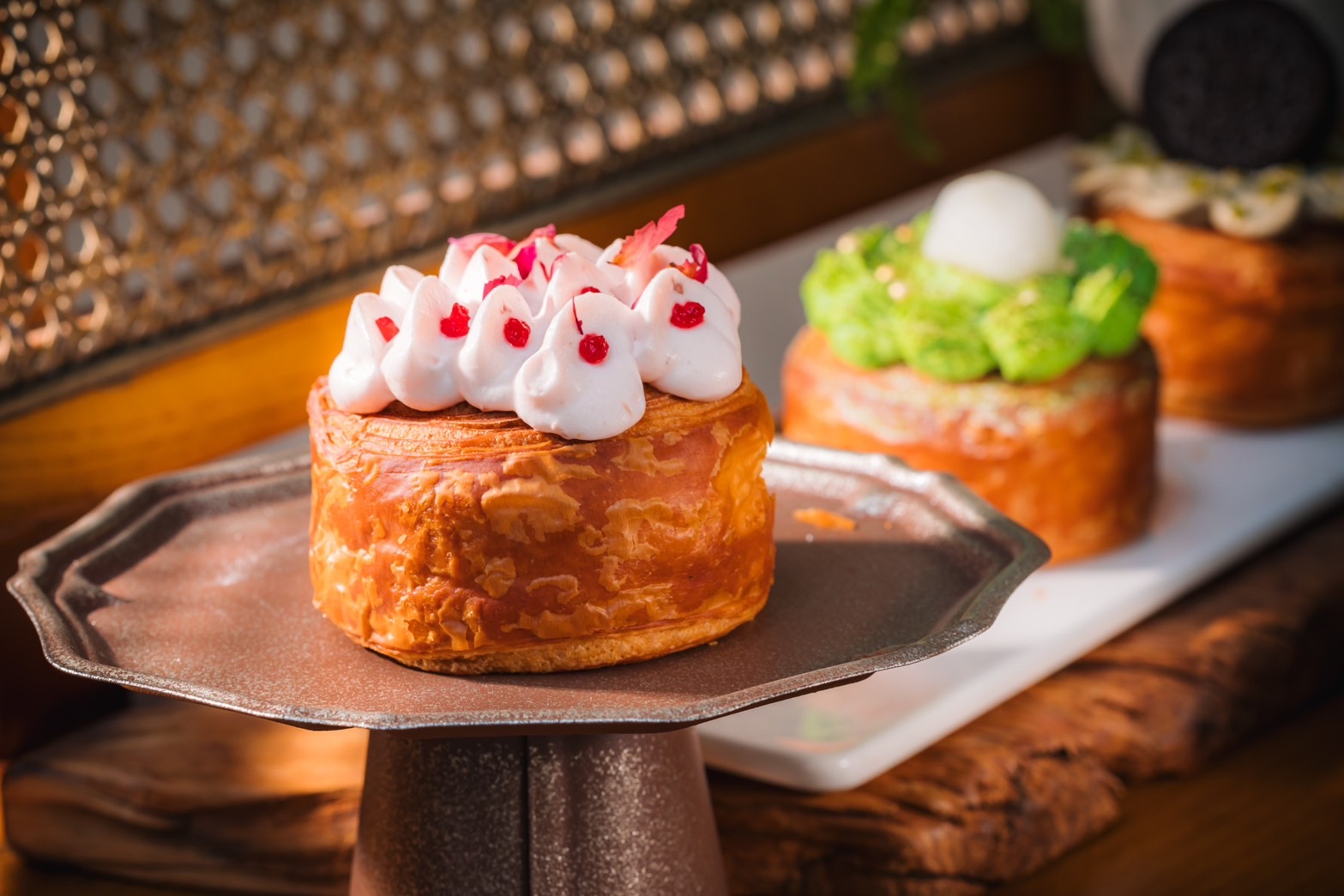 台中人氣圓可頌專賣店「獻iminding」，一天可以推出超過20種口味的品項。