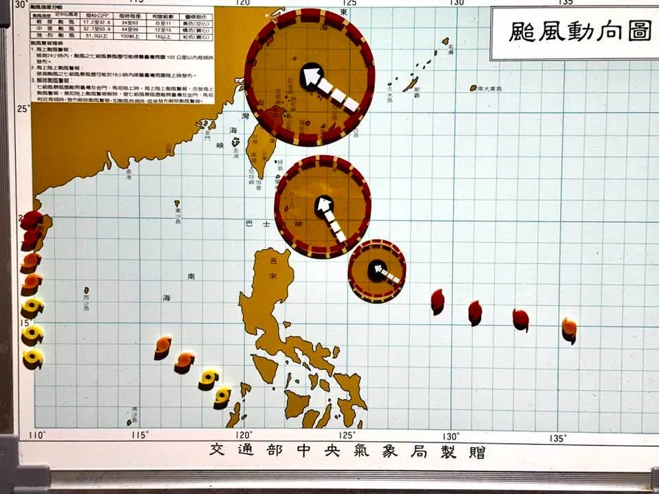 以前都這樣報颱風！鄭明典捨不得丟「氣象小物」曝光　勾起網友回憶