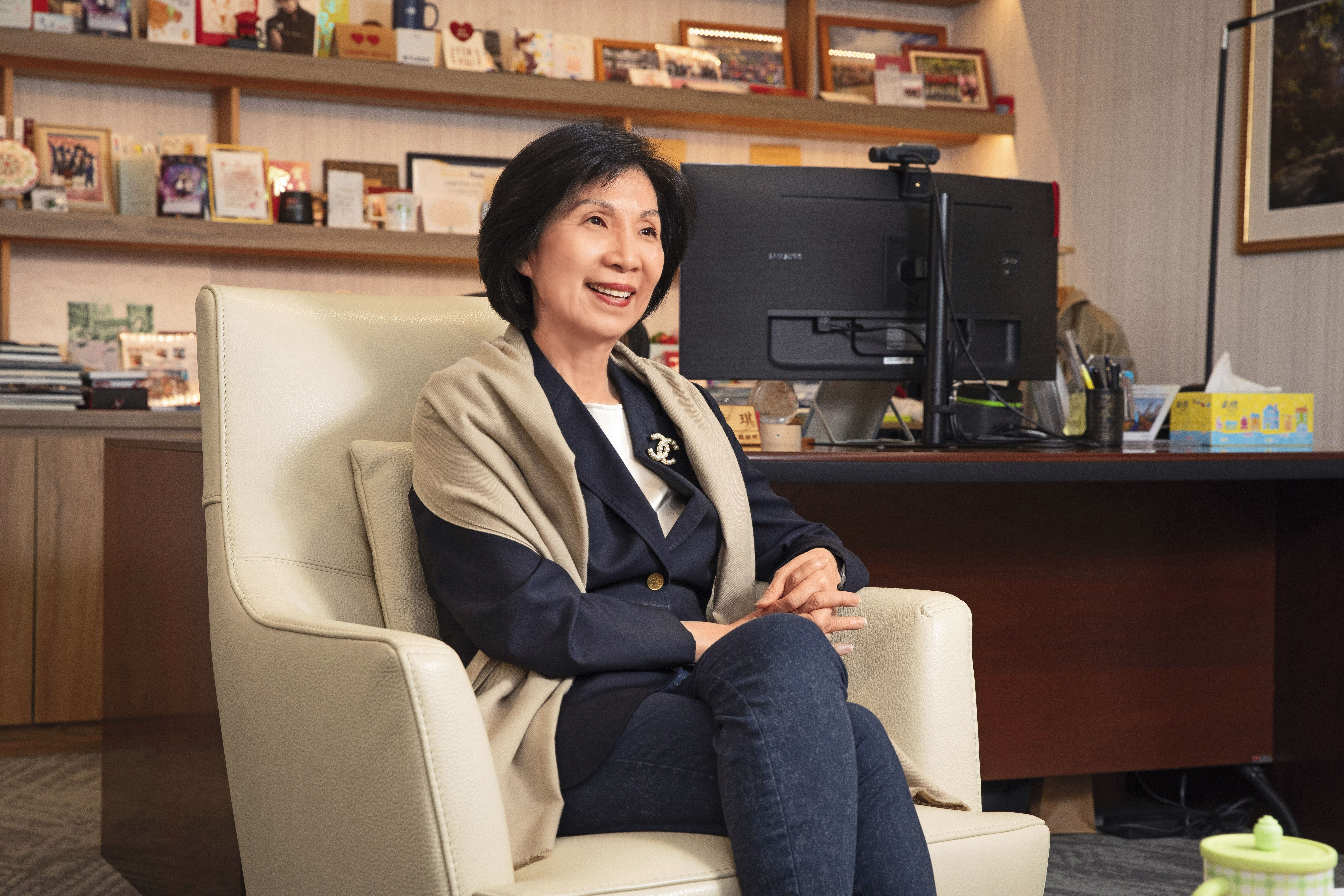 遠東集團董事長徐旭東欽點掌舵的遠傳電信總經理井琪,日前接受本刊專訪。