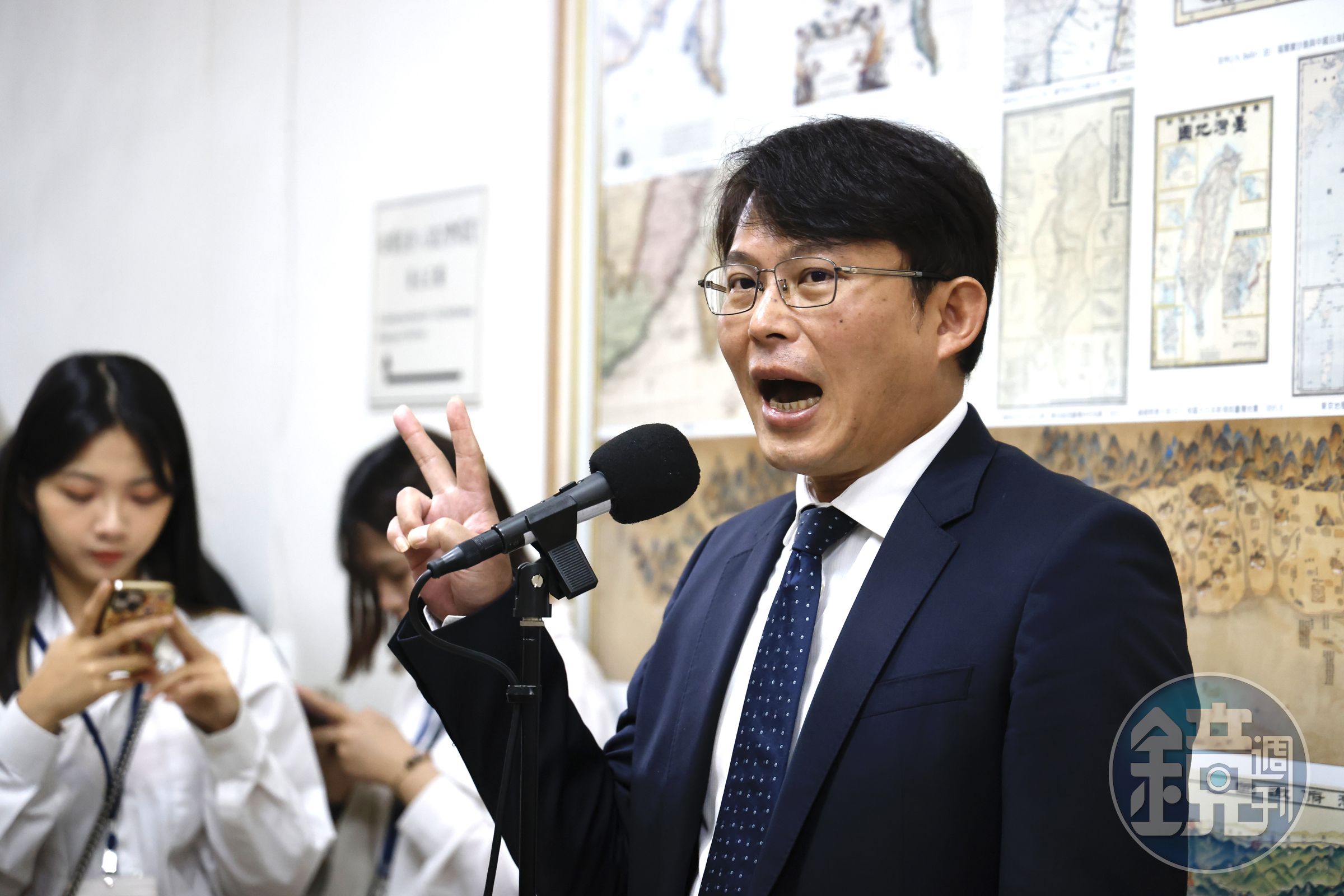 民眾黨團總召黃國昌痛斥匿名放話新聞，批「正事不做，連這麼重要的事，都要國安人員匿名放話，此風不可長」。（本刊資料照）