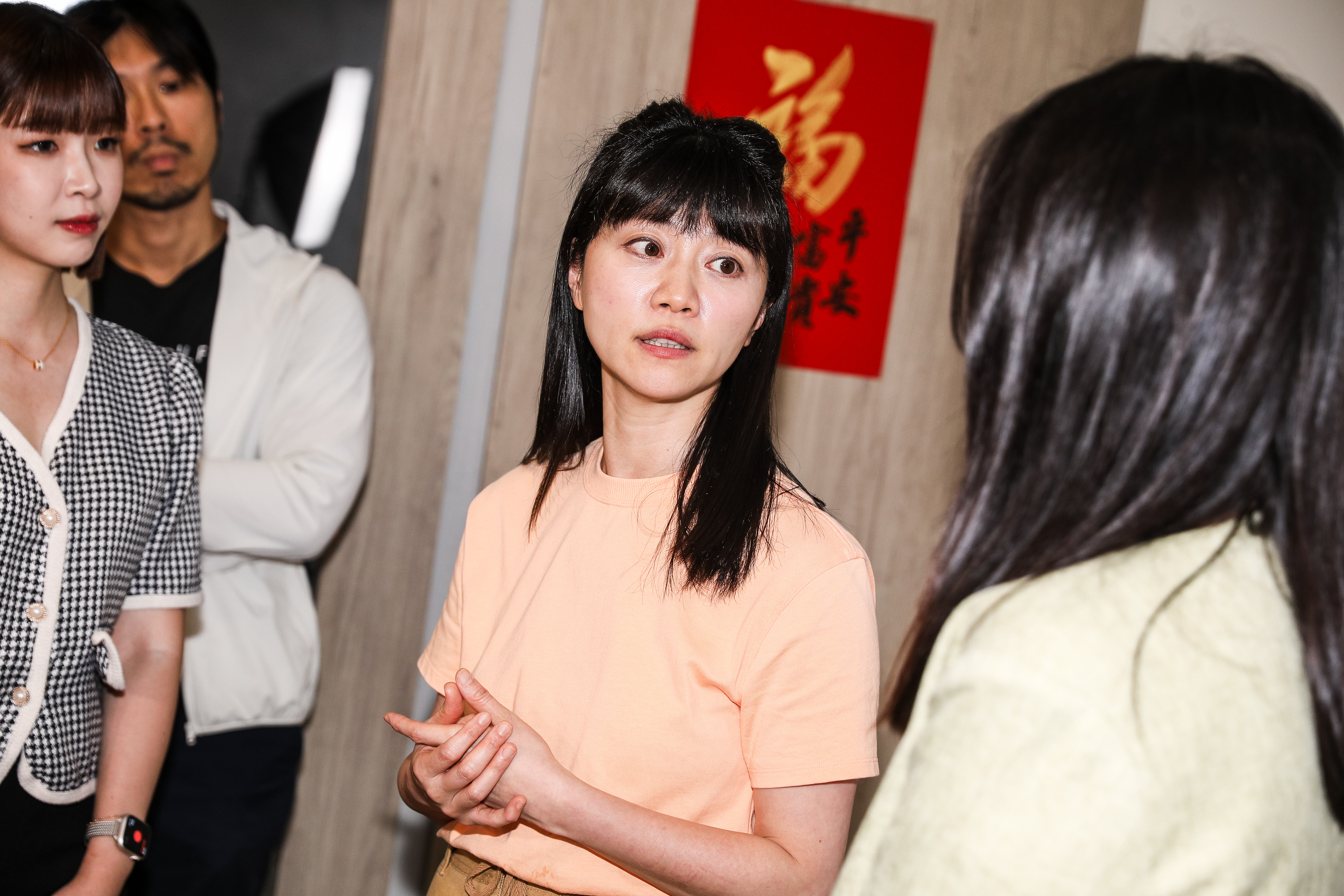 高嘉瑜今現身受訪,痛批佀廣洋種種惡行簡直是韓劇《鐵拳教育》在桃園活生生上演的翻版。(鏡報鄒保祥攝)