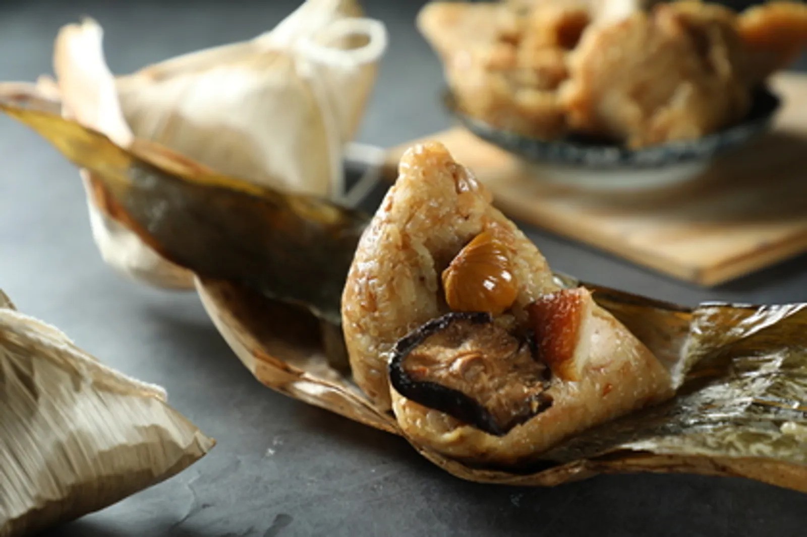 洪愛珠在節目中分享北部粽的做法。（鏡週刊提供）