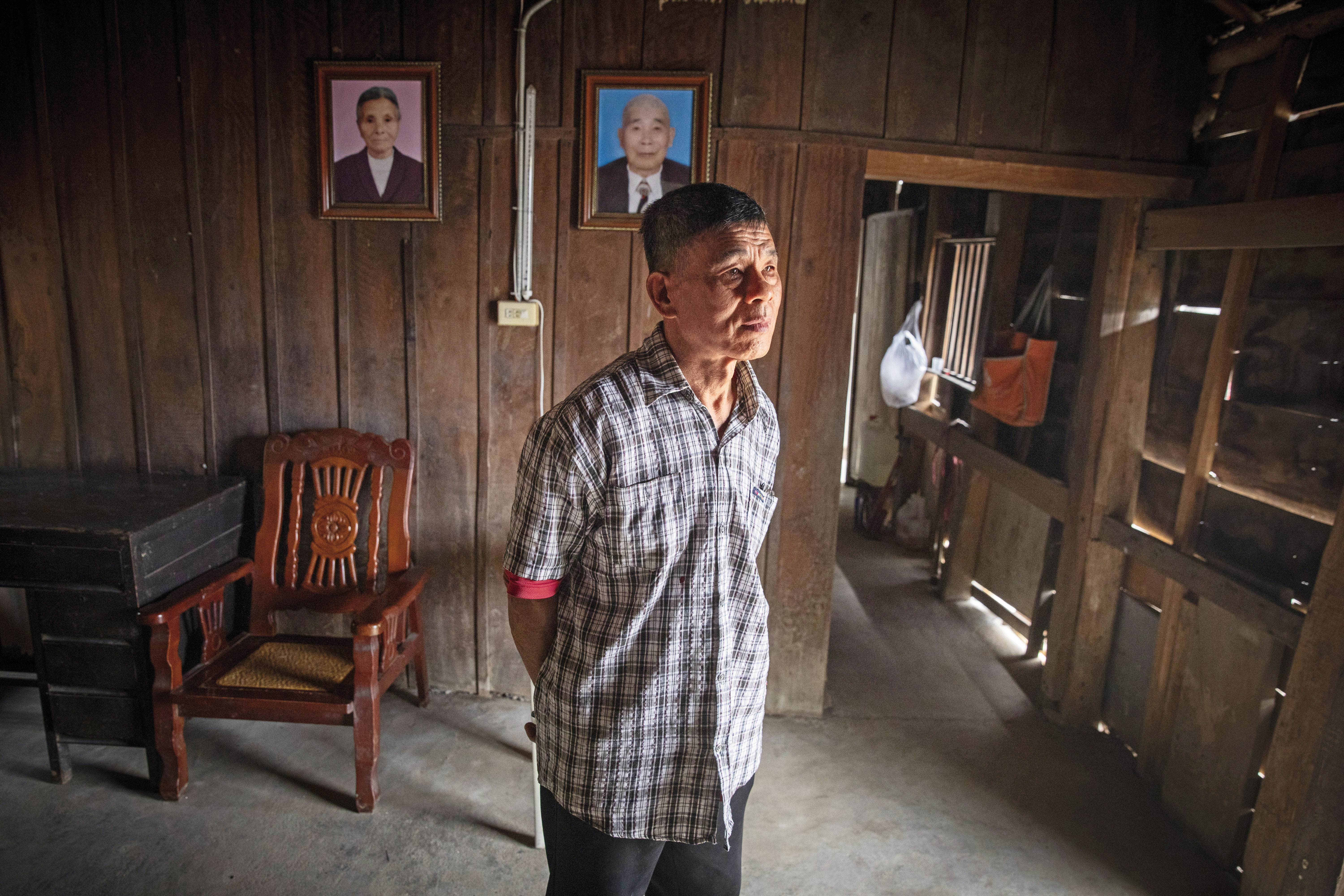 呂金鎧出獄後2天，父親93歲高齡過世，母親則沒能等到他出獄。父母親遺照始終掛在大廳。