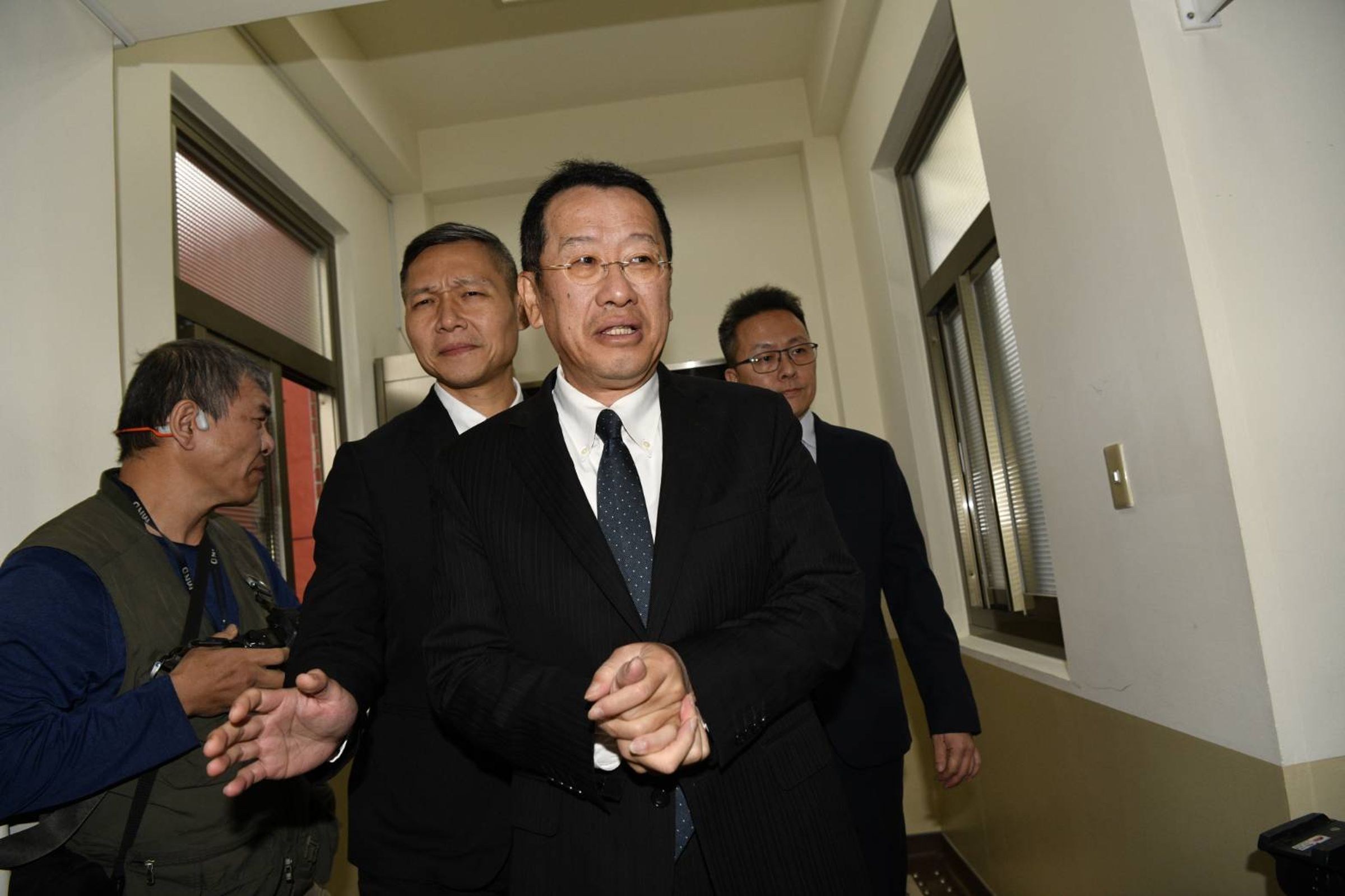 顧立雄表示,軍校招收都按成績排序,無男女之分。(鏡報新聞網李智為)