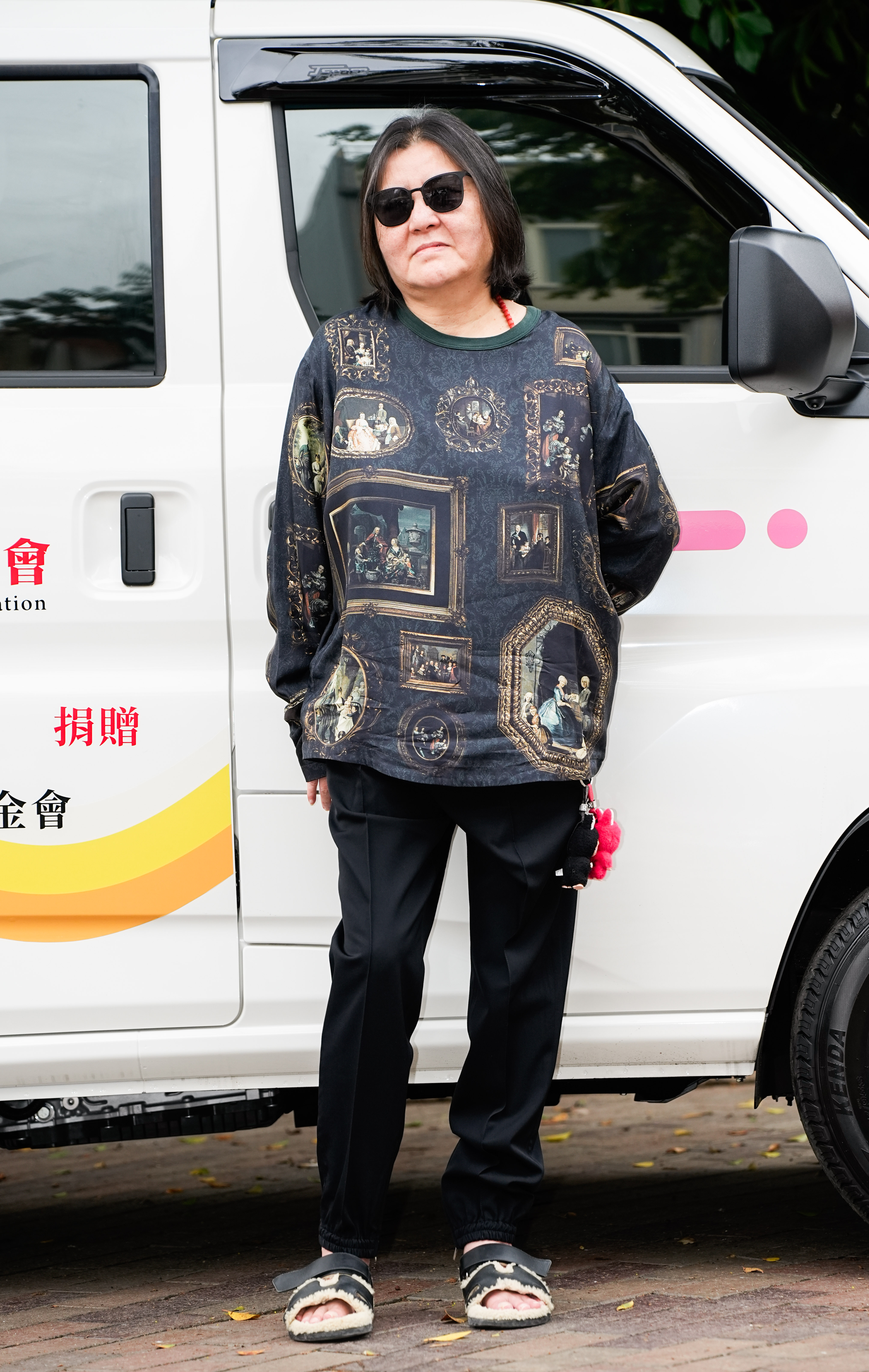 除了公益，邱瓈寬大方坦言忙著「賺錢養員工」,未來不排除重拾最愛的電影工作。