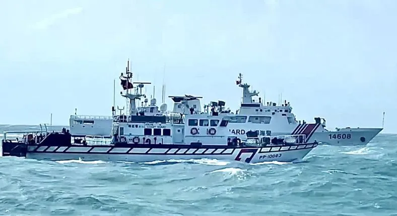 連2天闖金門！中國海警4船再進限制水域　海巡頂強風惡浪全數驅離