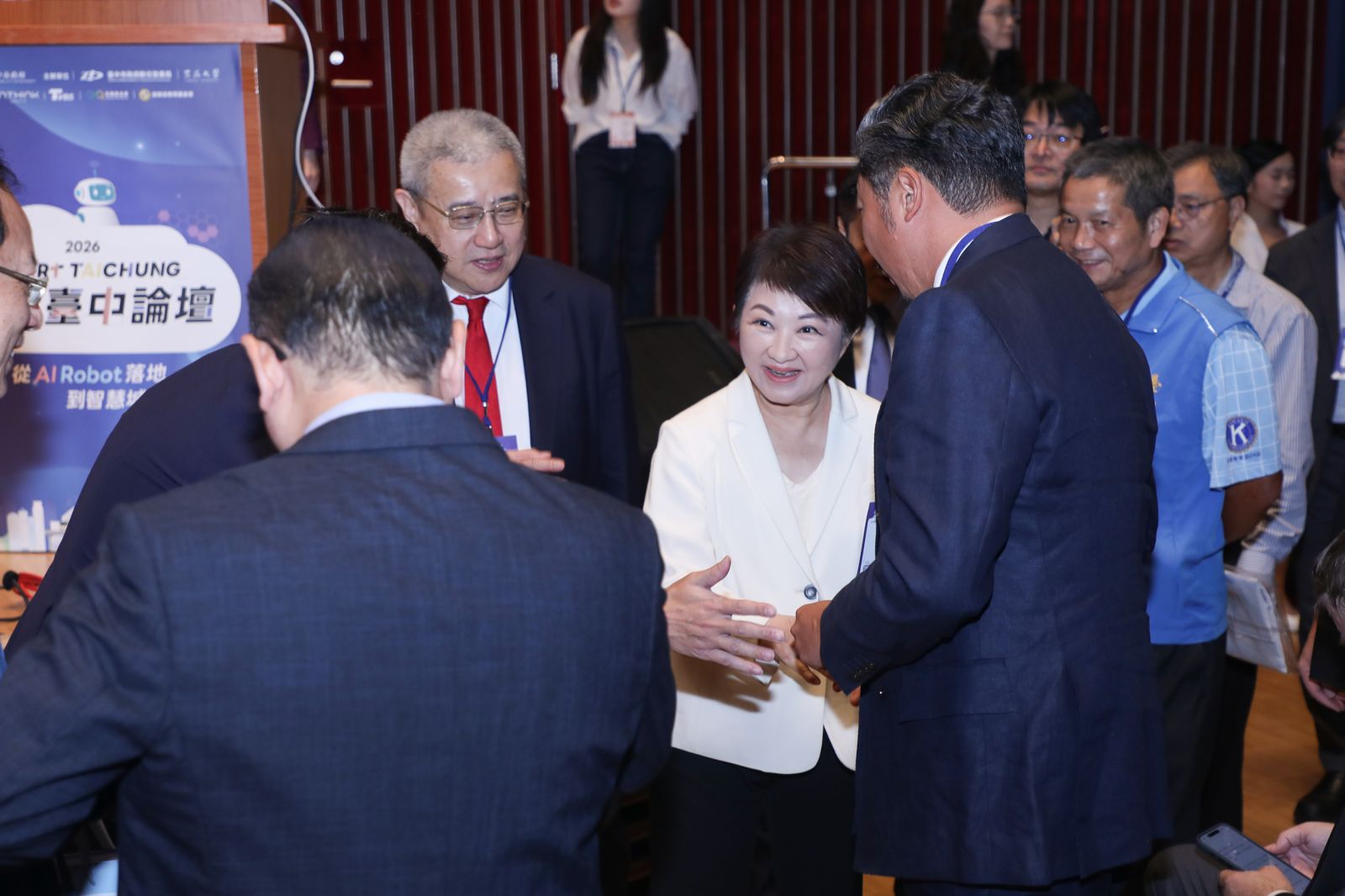 幫接總統府棄單?遭追問「明明是國民黨刪的」 盧秀燕快閃不回