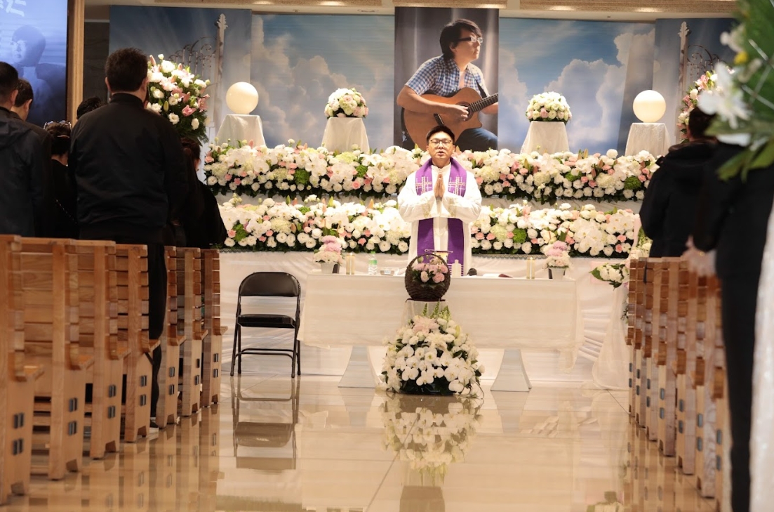 袁惟仁告別式今日舉辦。