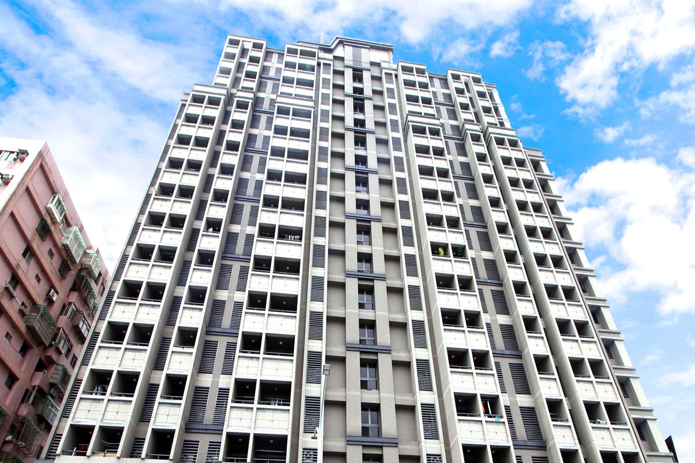 房屋坪數越來越精緻,永慶房屋專家建議應該謹慎考慮自備款、格局與持有成本。