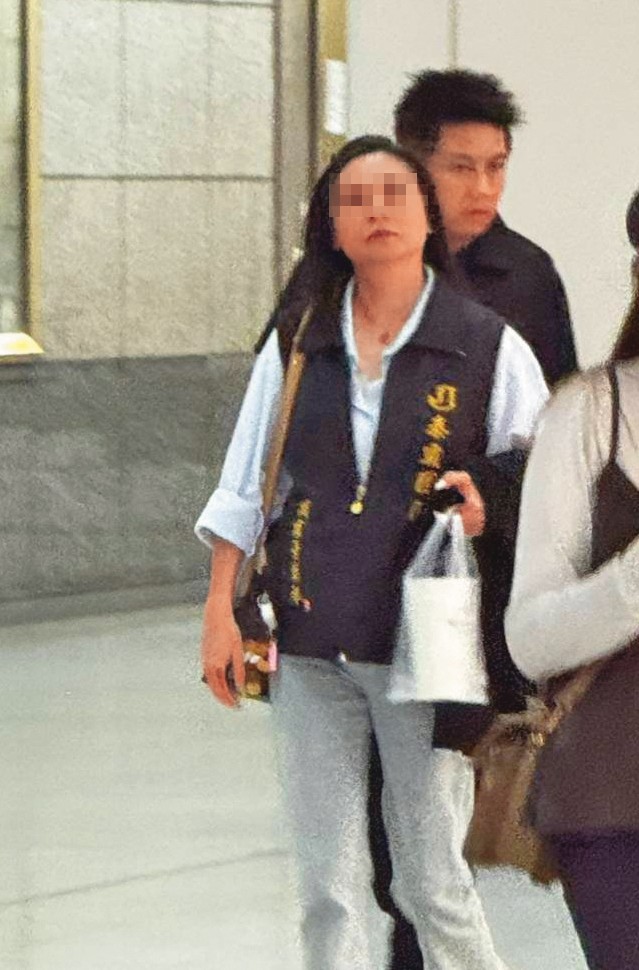 賓賓哥的購物粉絲群組裡，粉絲都知道寶爺（前）這號人物，並稱她為「大嫂」。（讀者提供）