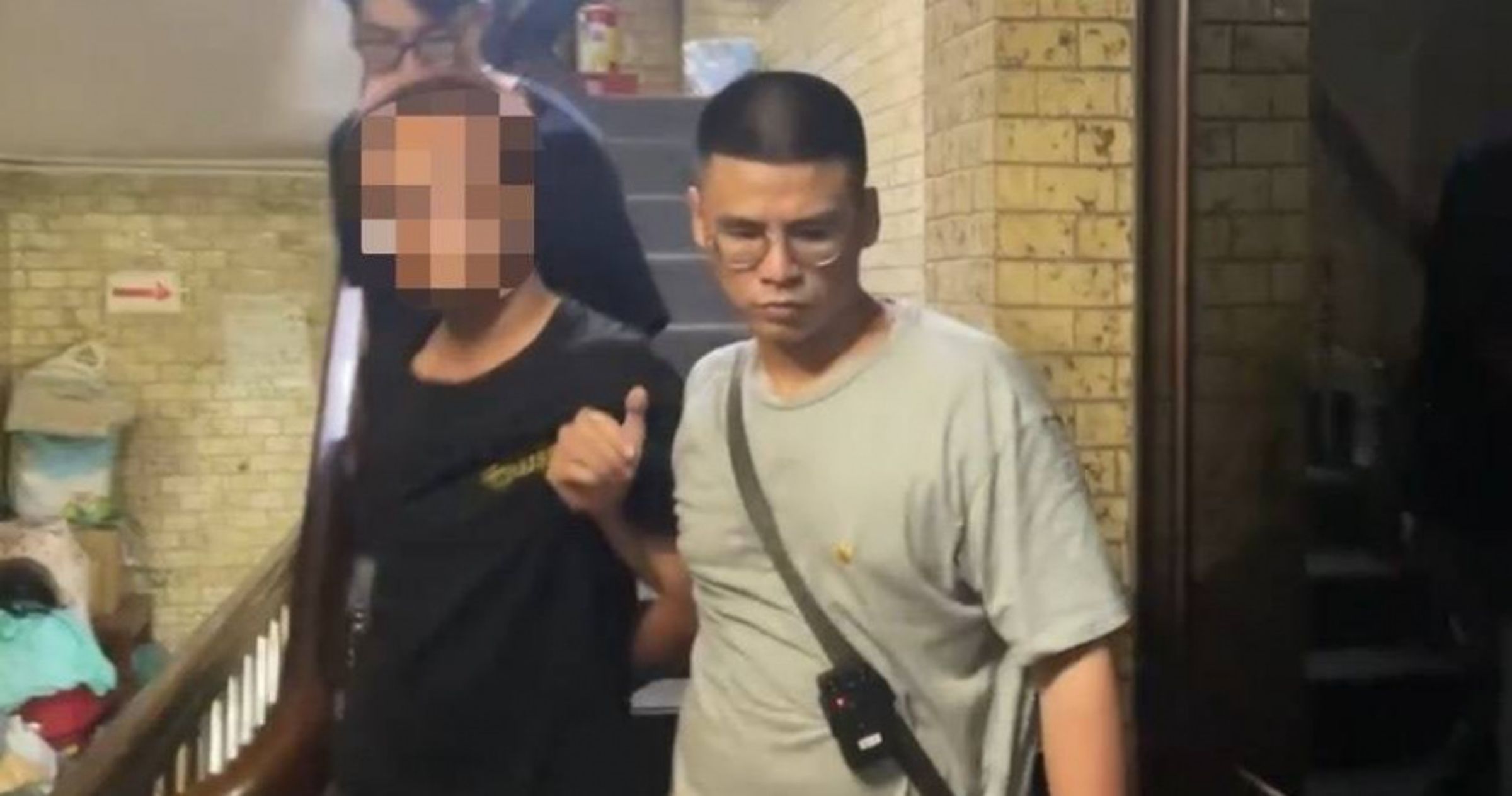 罪嫌重大的死者顏姓男友(左)現已被逮捕,死者妹妹於遺體相驗揭露顏男過去的恐怖、殘暴行徑。(翻攝畫面)