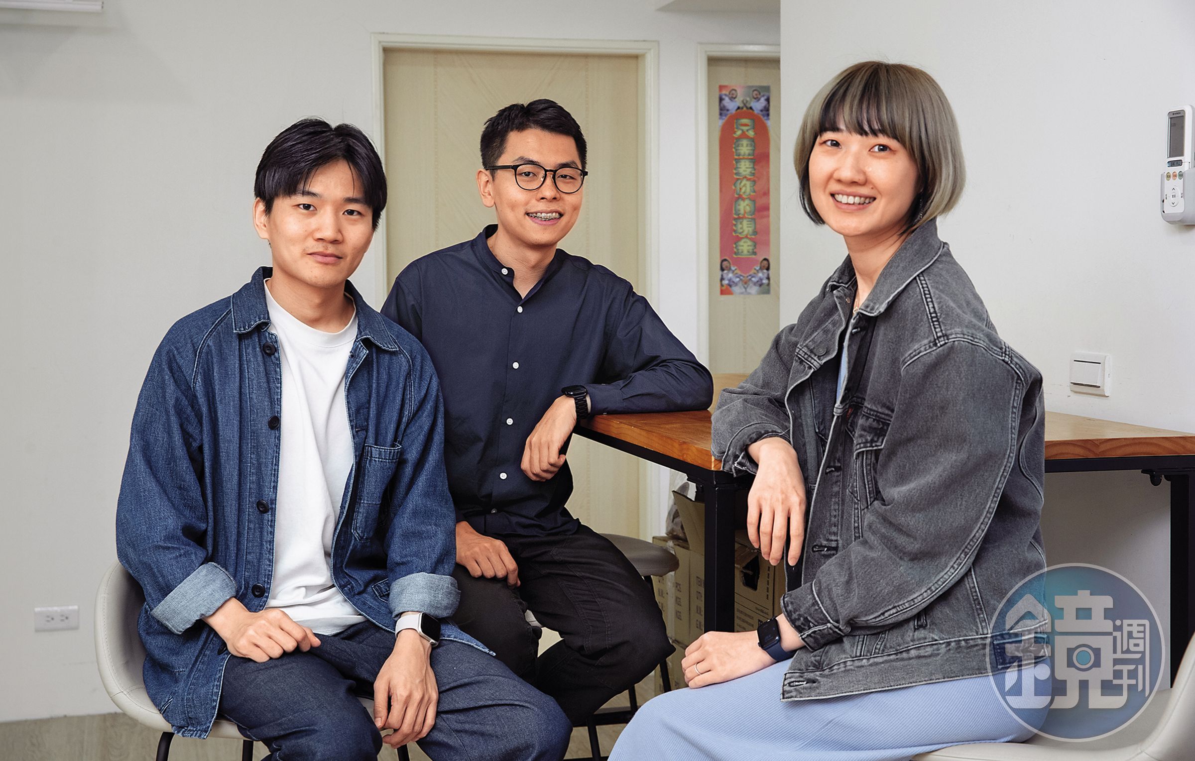 五口創意工作室共同創辦人施淳耀(左起)、孫明恩、陳宣攜團隊打造影集式音樂劇《SC驚釀小酒館》,締造亮眼票房。