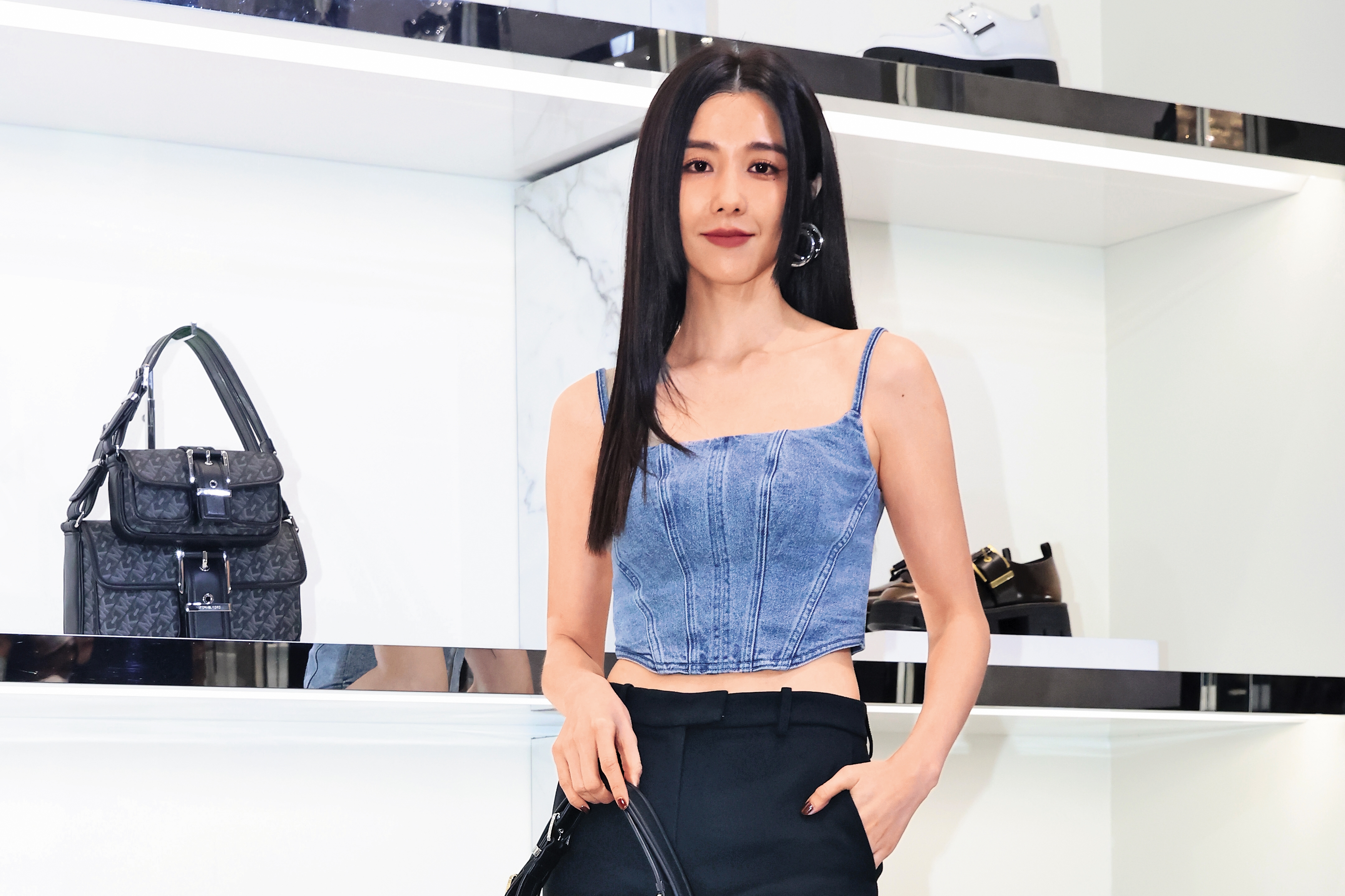 吳慷仁個性獨來獨往，但邵雨薇都會將他照顧得好好的。