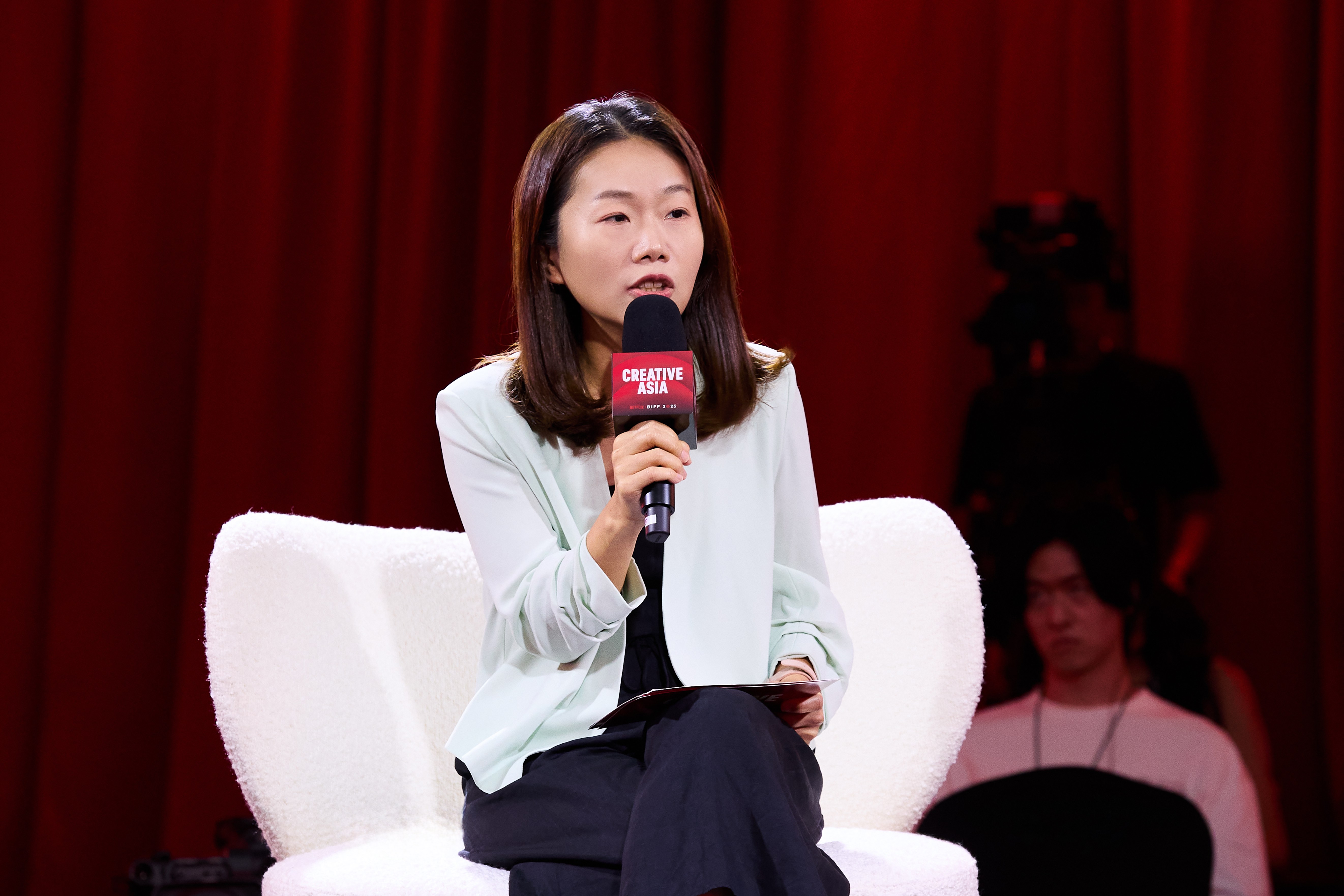 Netflix《回魂計》釜山影展亞太區創作者論壇，探討從電影跨足影集的挑戰。（Netflix提供）