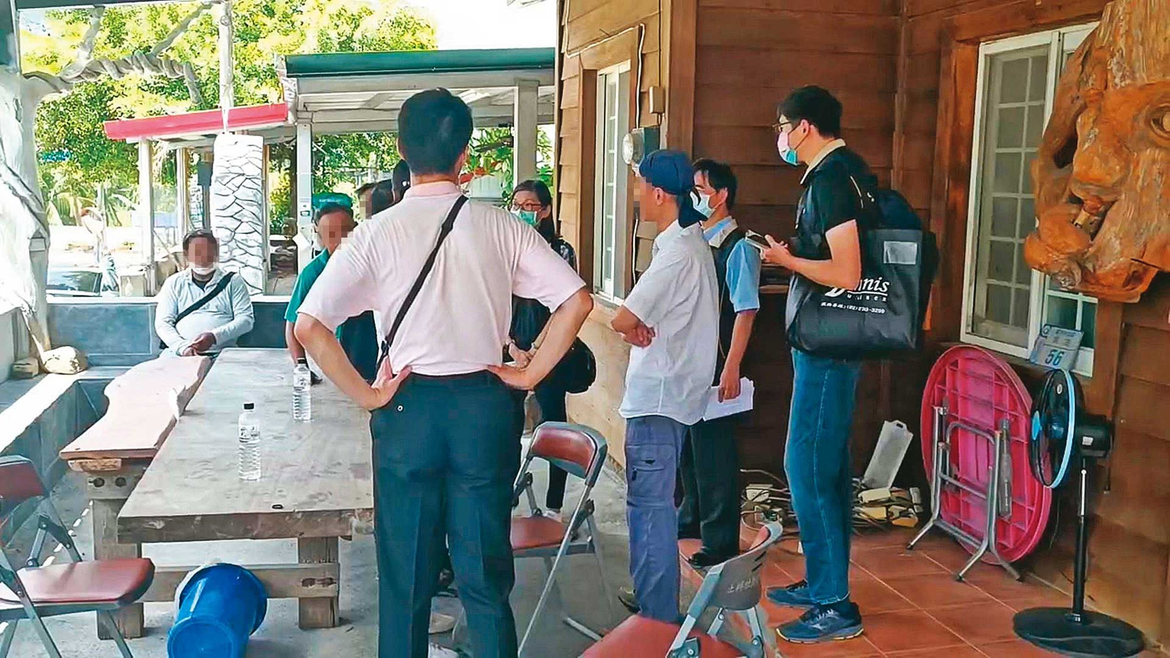 台東地檢署會同衛福部等毒物專家至案發地點採集化驗,全案朝人為因素偵辦。(鏡新聞提供)
