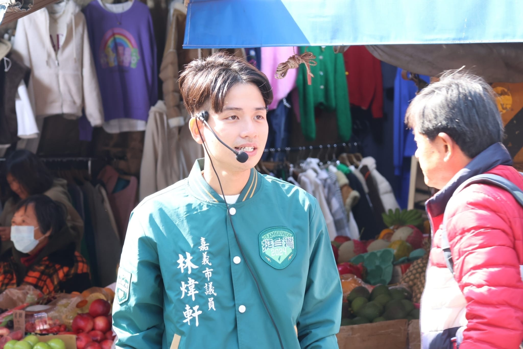 民進黨嘉義市議員林煒軒遭人持棍棒毆打。（翻攝自林煒軒臉書）