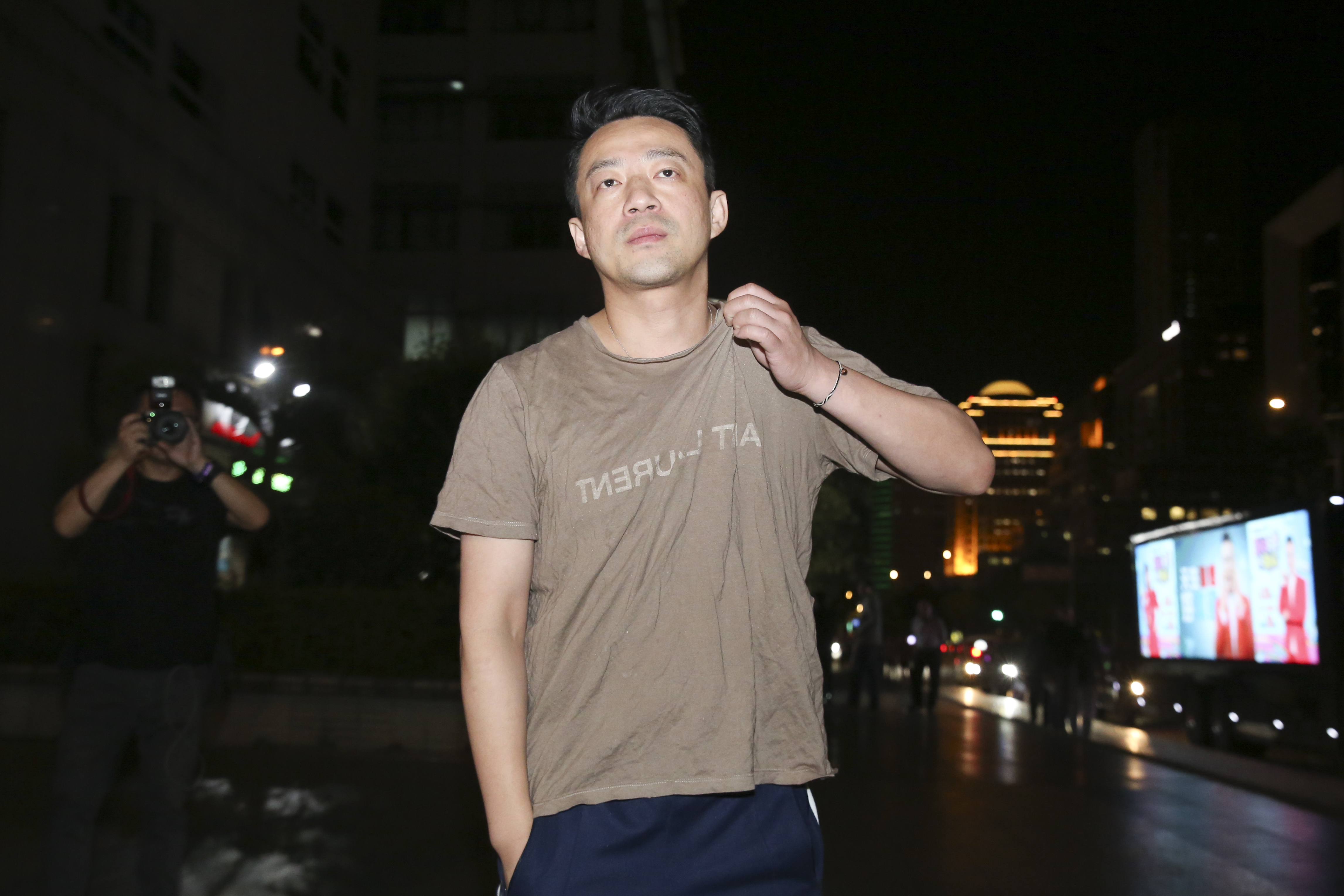 汪小菲今日就飯店停業一事發聲，表示將把拍賣所得全數捐出。（本刊資料照）