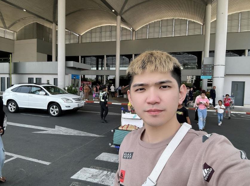 「晚安小雞」到柬埔寨自稱被圍毆，結果遭抓包疑似自導自演。（翻攝晚安小雞IG）