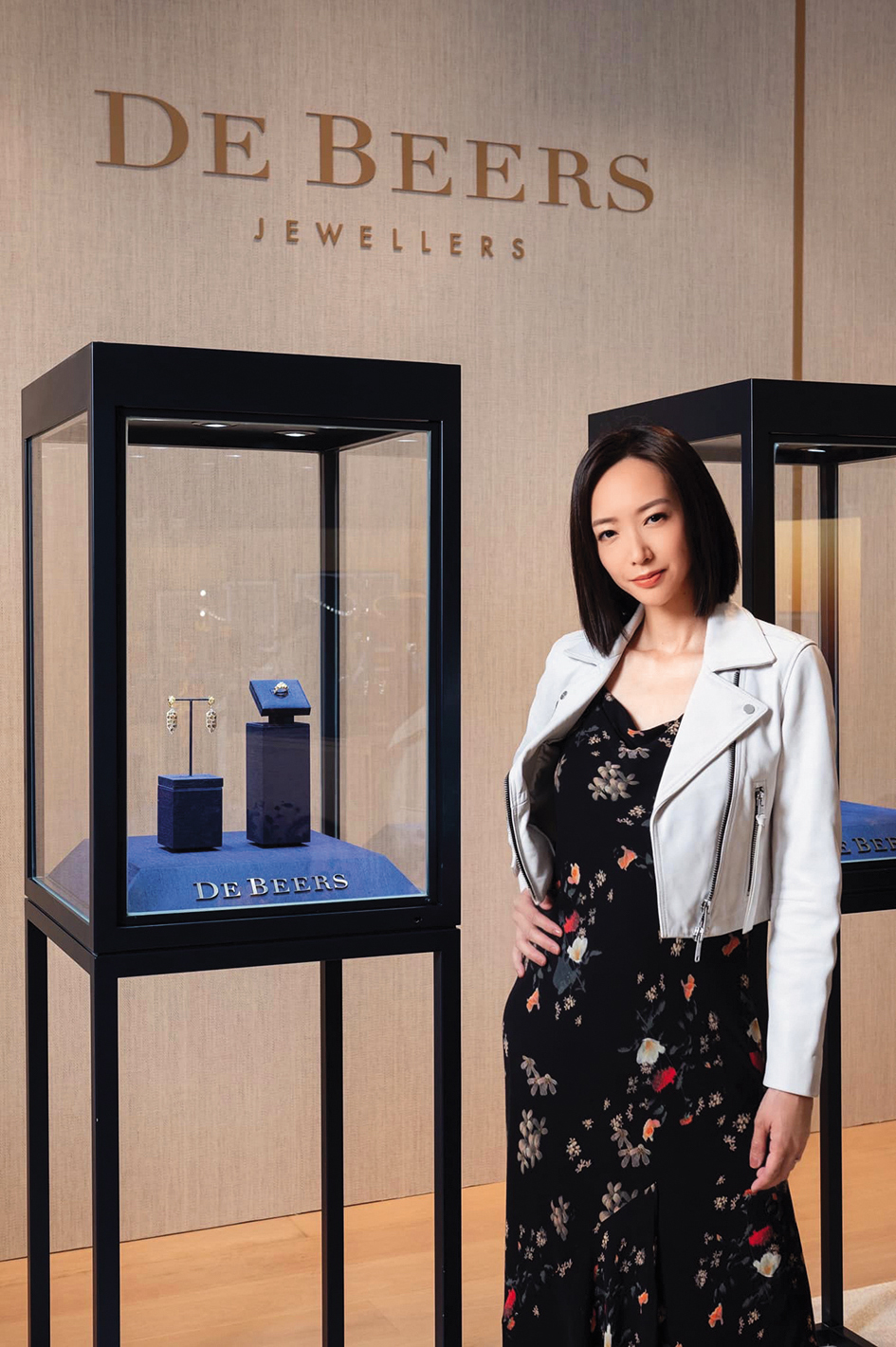 影城千金Linda在自家影廳打歌，推給家人說是送上的禮物。（Linda臉書）