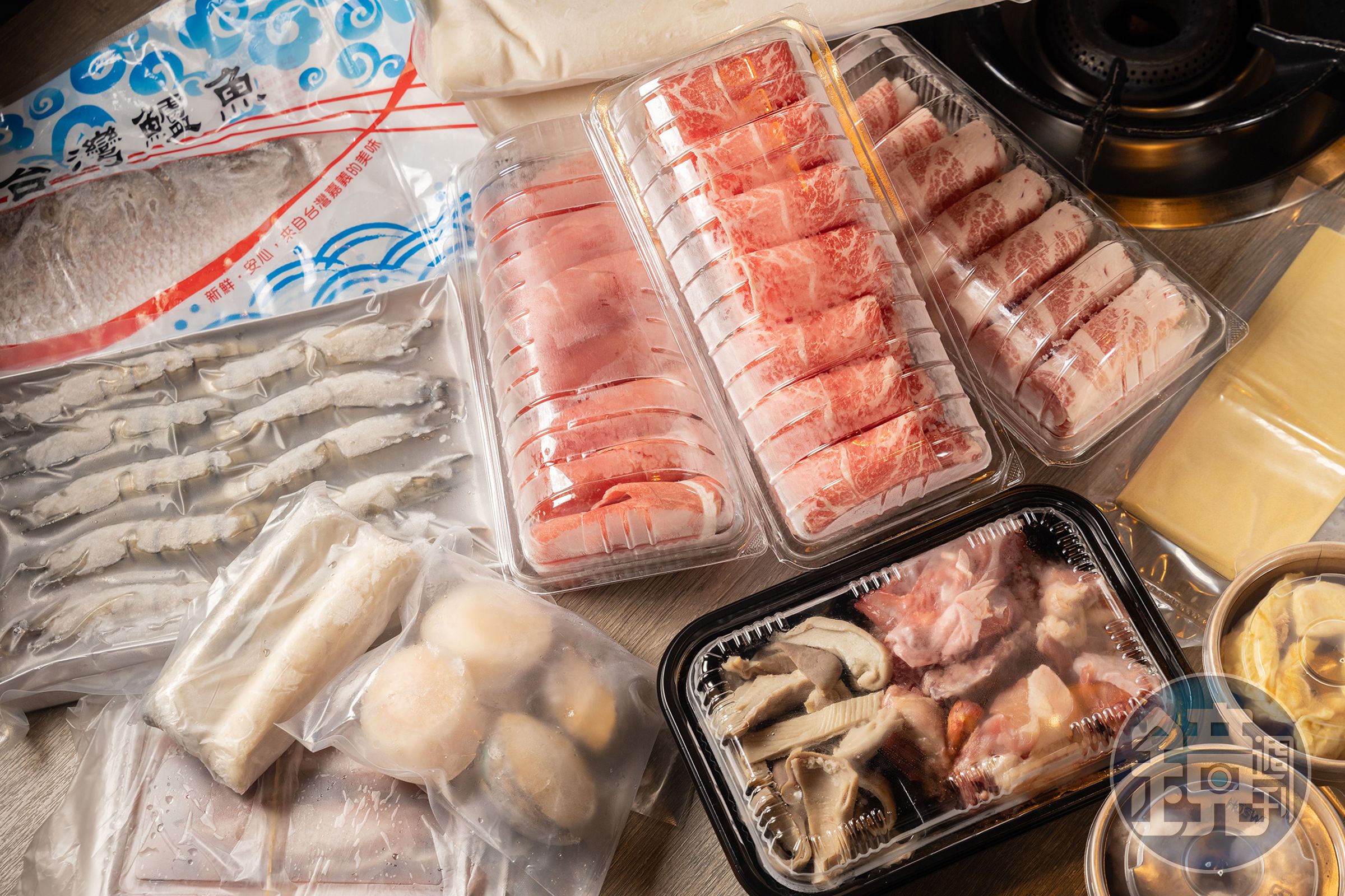 今年的外帶年菜組合,在肉品與海鮮的挑選皆比往年升級。