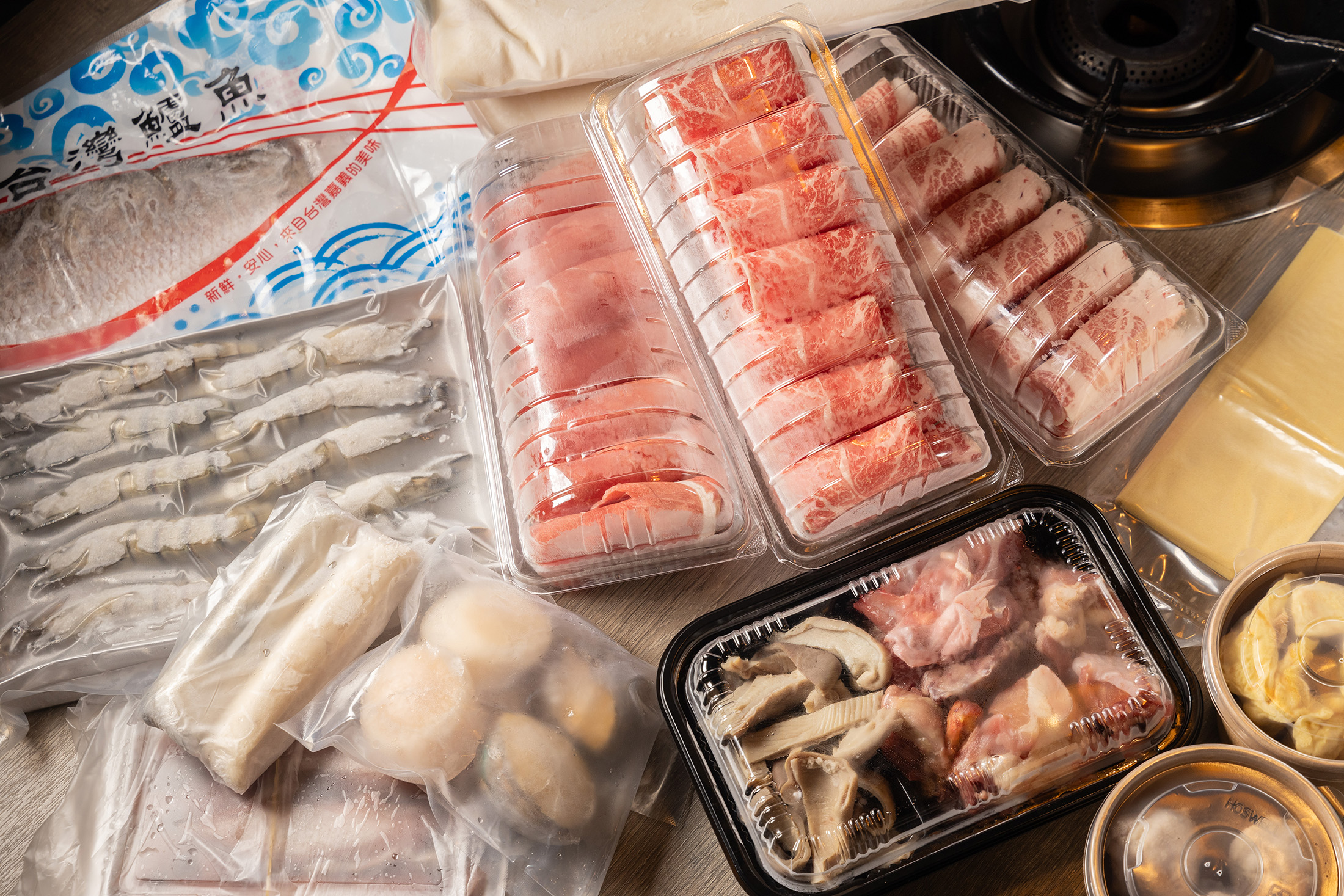 今年的外帶年菜組合,在肉品與海鮮的挑選皆比往年升級。