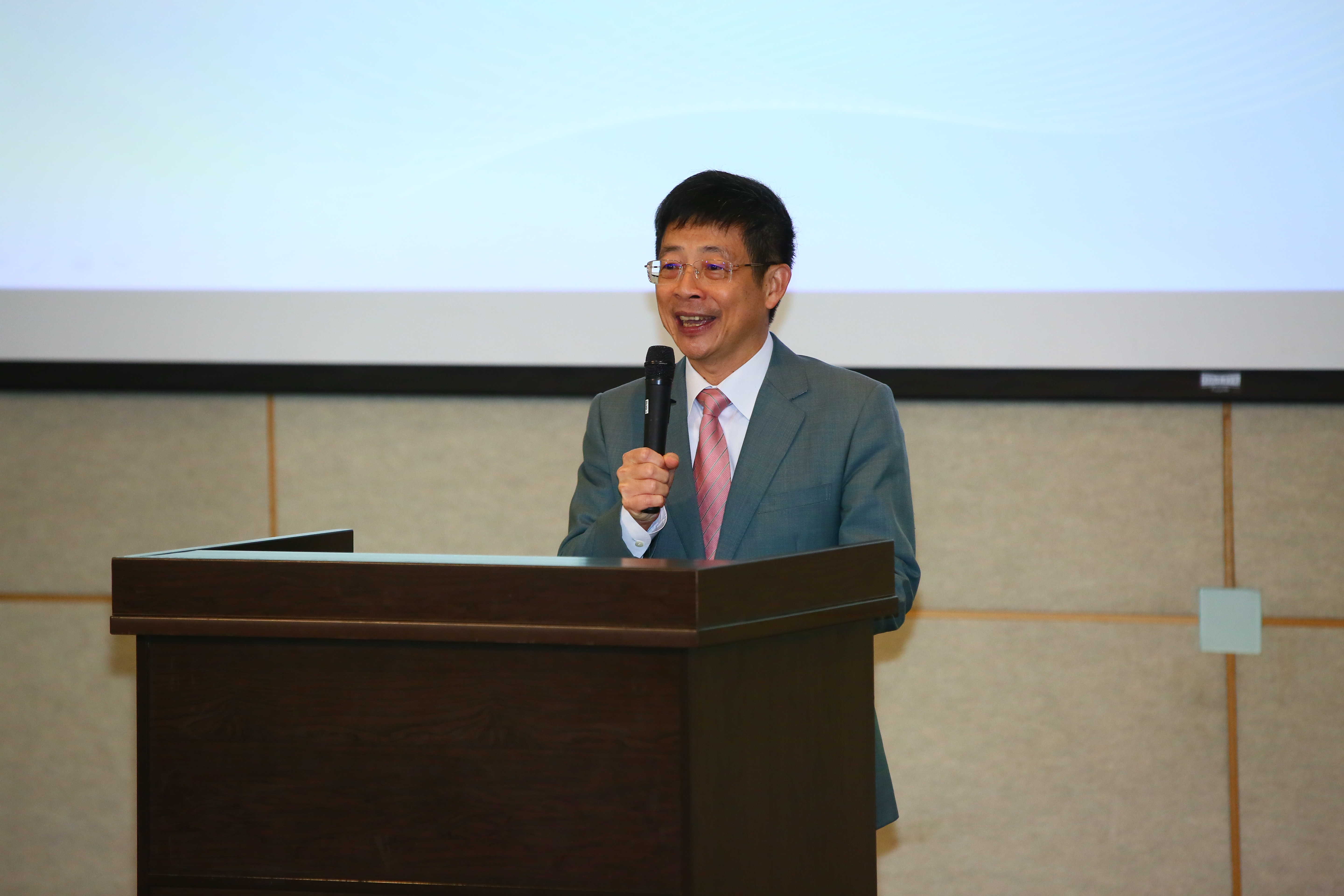 儘管併購三商壽尚在進行協商中，總是馬不停蹄的黃男州率領一級主管們前往達拉斯新成立辦事處舉辦晚宴，他也期許未來能進一步成為海外分行。（本刊資料照）