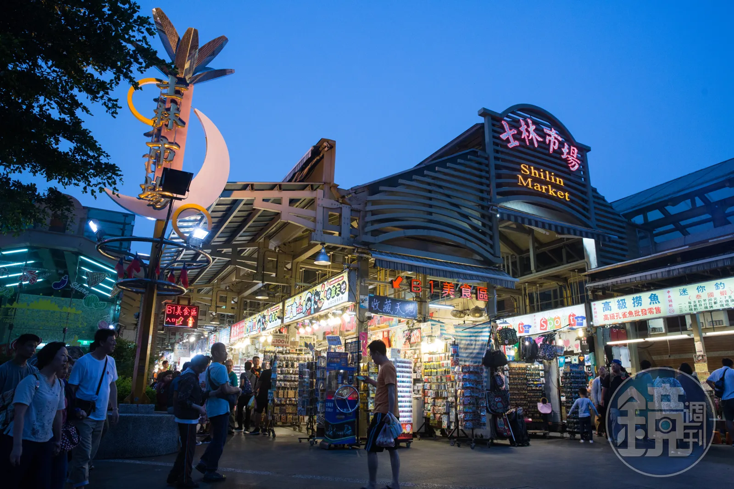 士林夜市設置新的環保設施，避免民眾亂丟垃圾。（示意圖，本刊資料照）