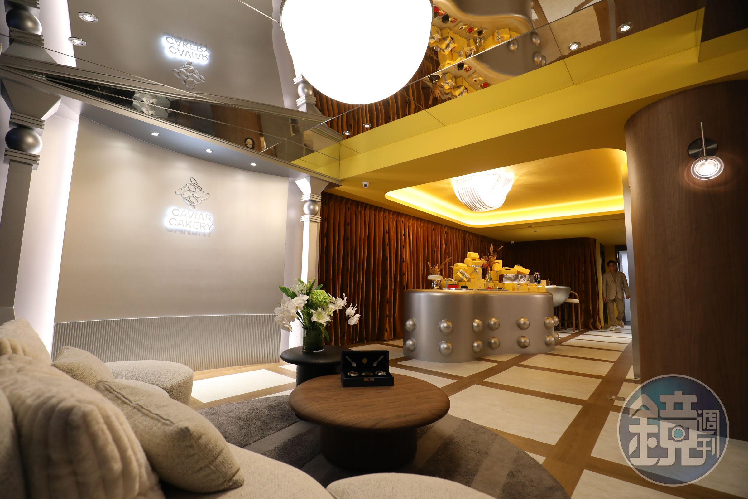 全新登場的「Royal Caviar Club, Taipei皇家魚子醬俱樂部」,打造低調奢華的展售空間。