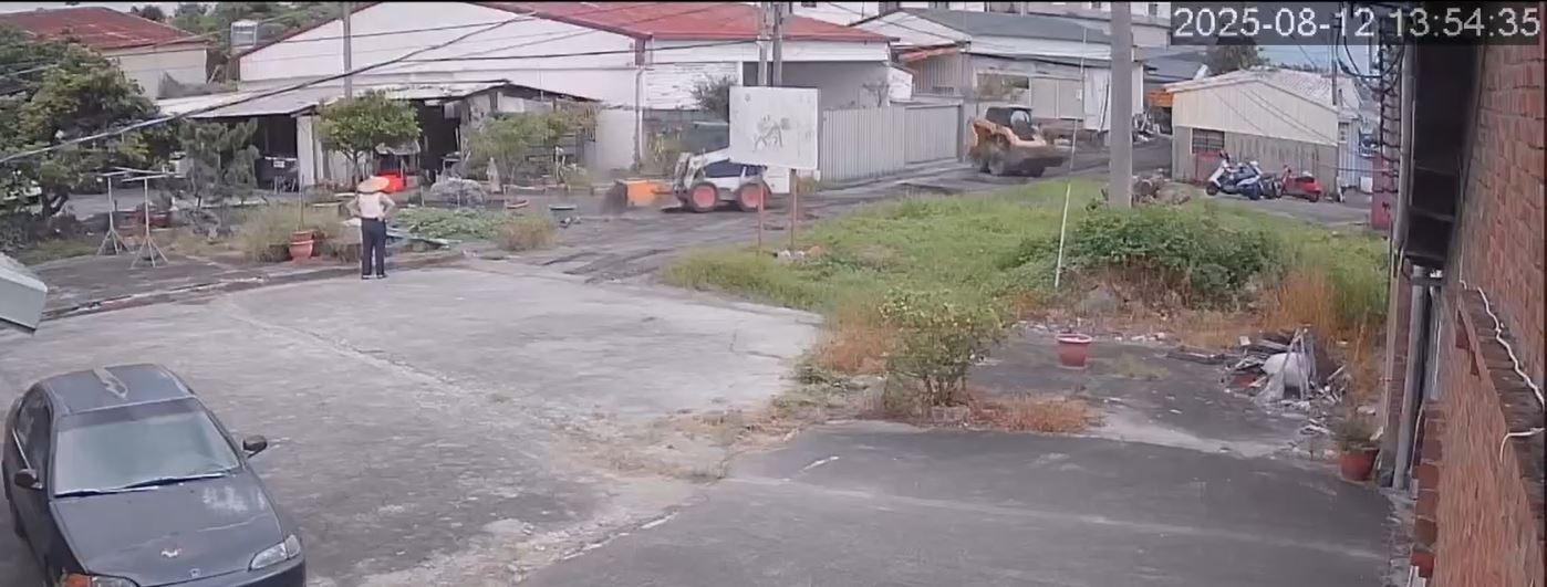 地主A小姐指控，大林鎮公所、議員及侵占人等人，擅自在其土地上鋪設道路。（讀者提供）