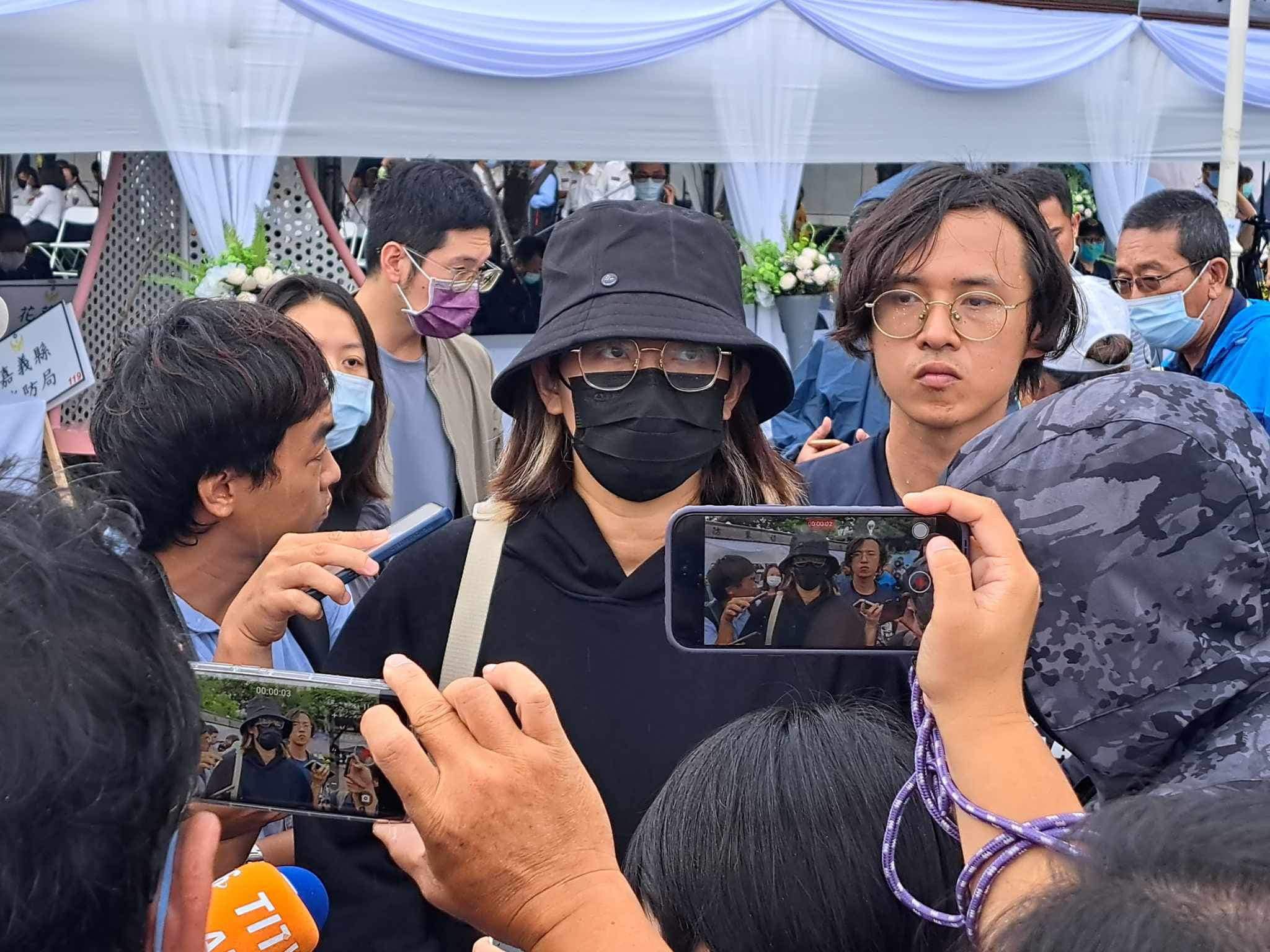 殉職消防員陳柏翰的弟媳范力文,今作為家屬代表出席記者會。(翻攝自搶救消防員臉書)