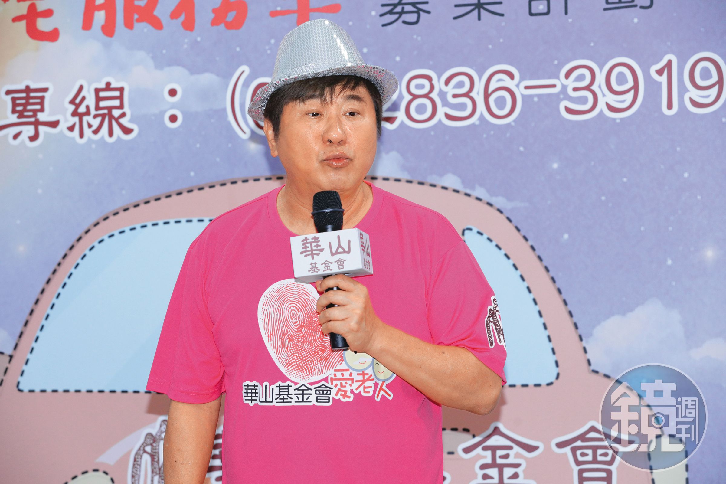 胡瓜俏皮噘嘴…這種索吻佛地魔還是讓柔安姐來好了~(推)