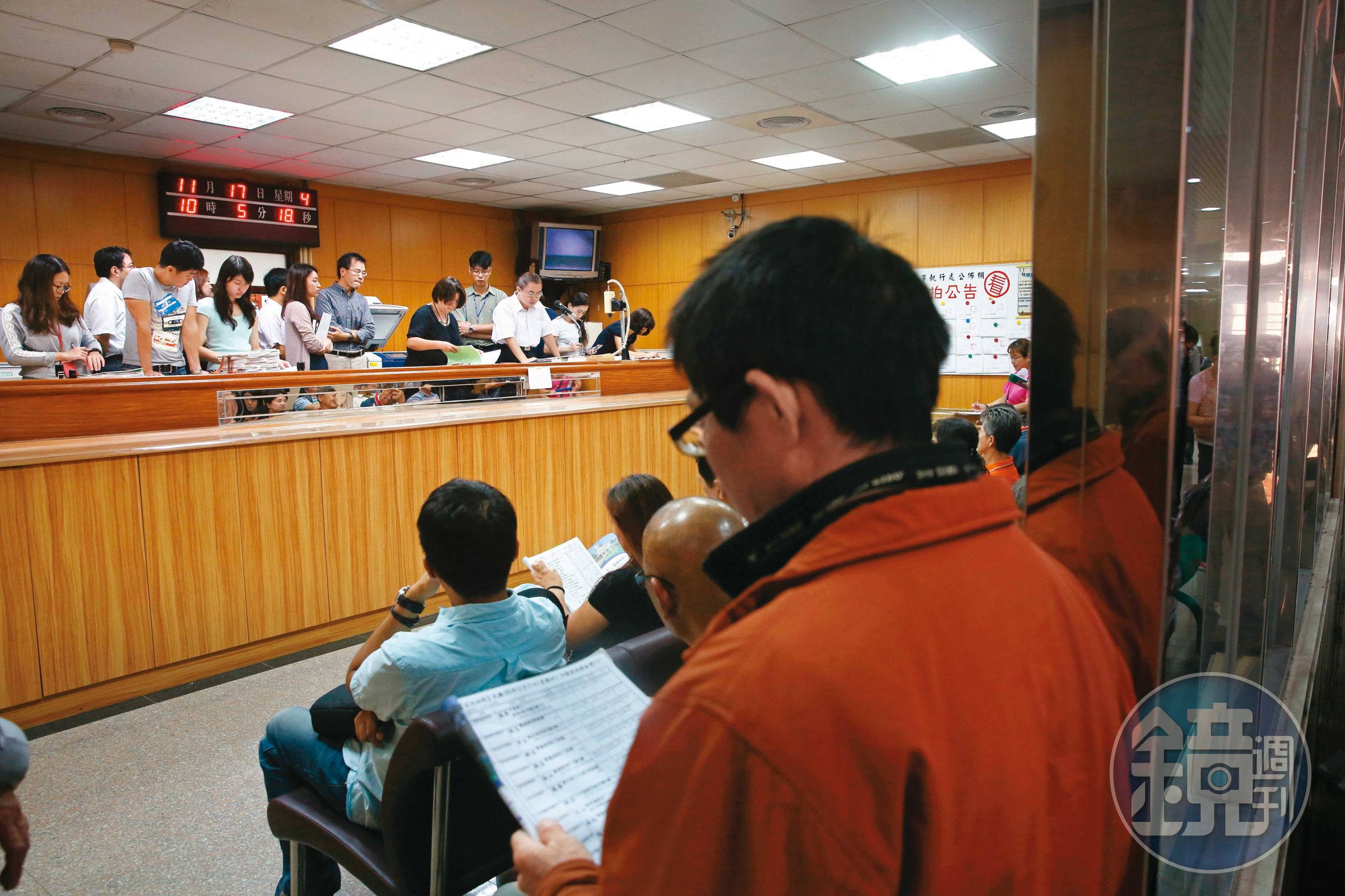 房市寒意也蔓延至法拍市場，今年上半年待標件數增加，成交率卻同步下滑。