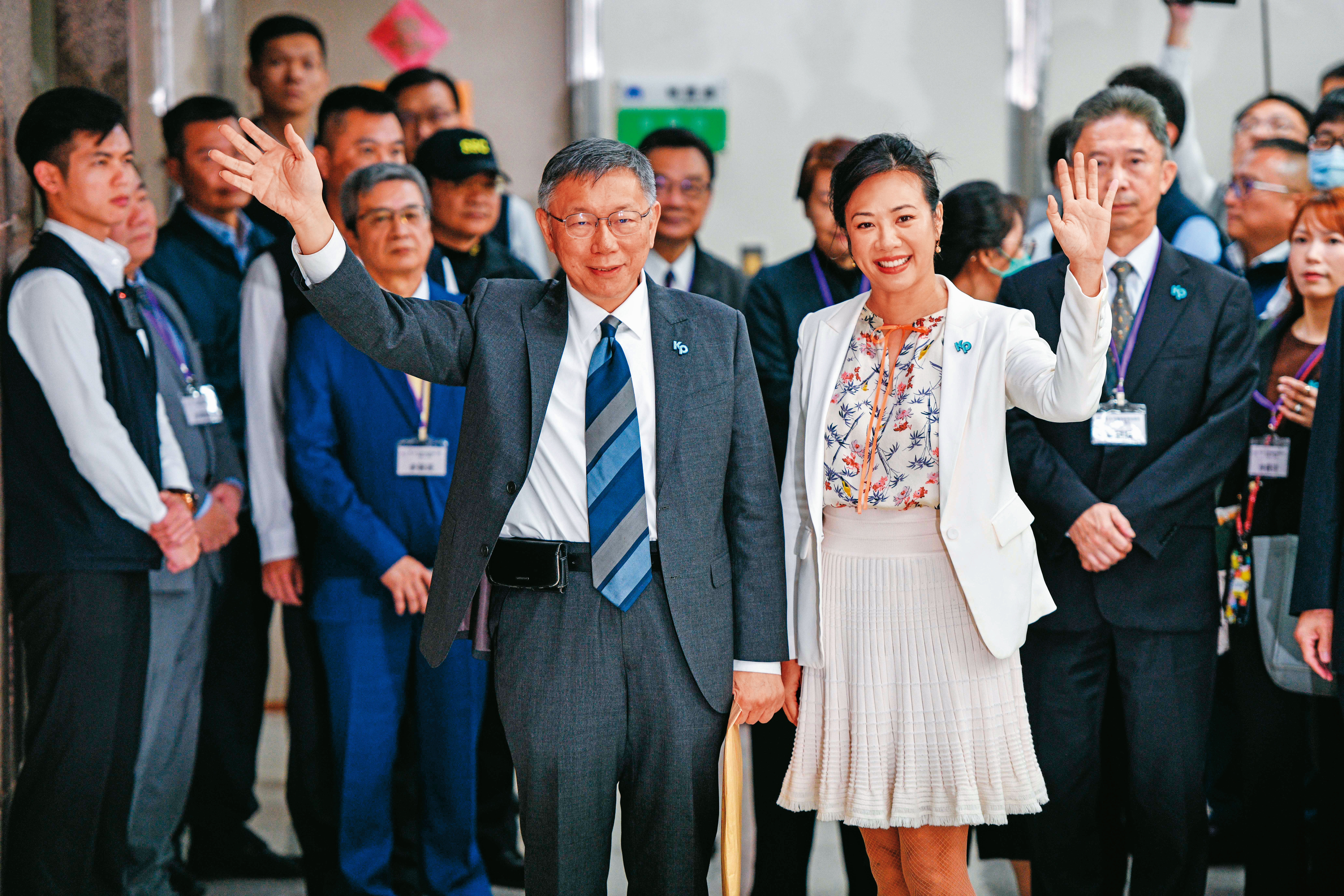 藍白合破局，「柯盈配」成形！柯文哲有意號召選民分裂投票，力阻選戰被打回藍綠對決格局。