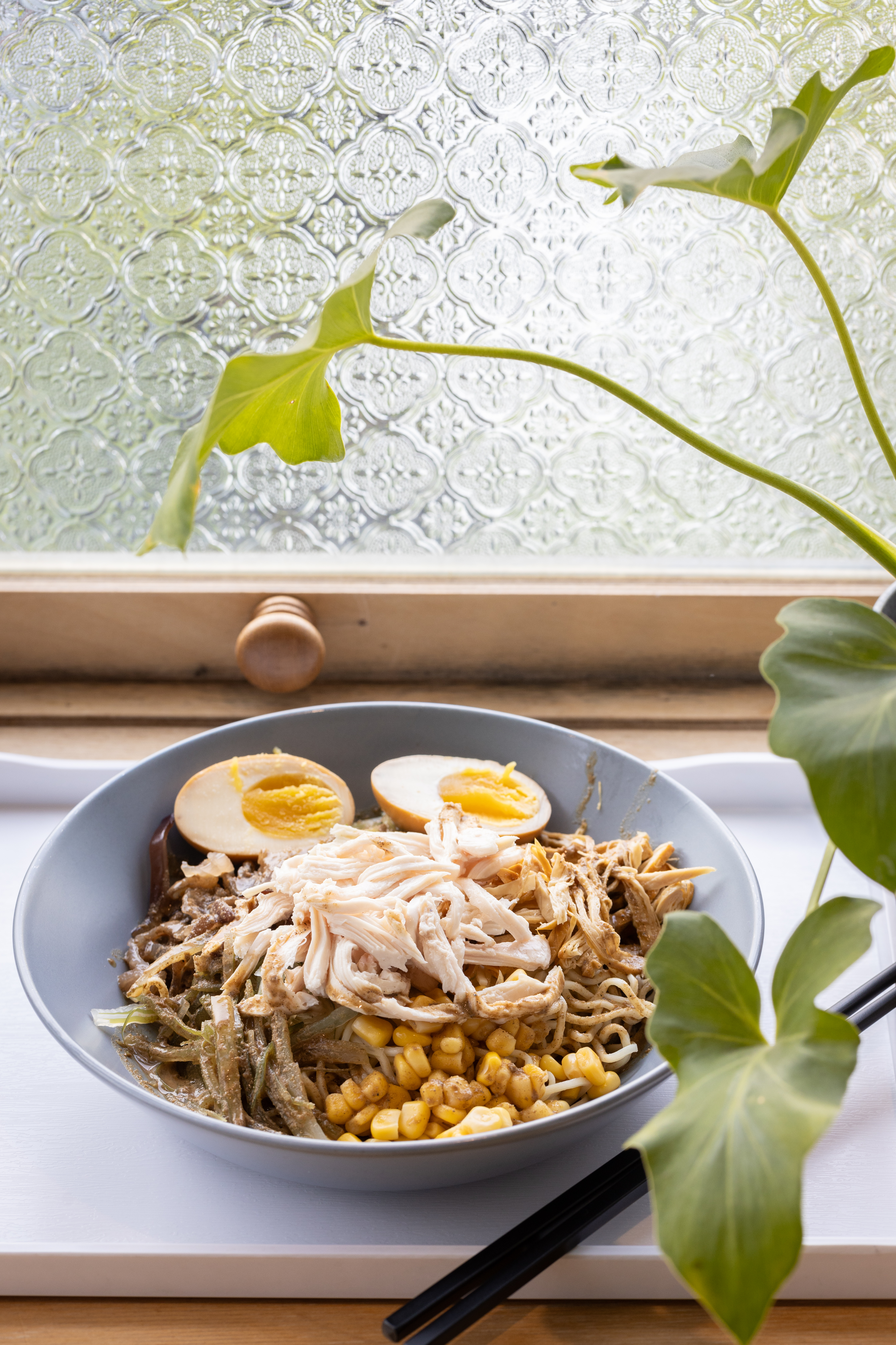 任意麵量吃到飽的「涼麵」可選5種配料搭配舒肥雞肉、梅花豬肉或五花牛肉,淋上四選一的獨家醬料。(110元/份)