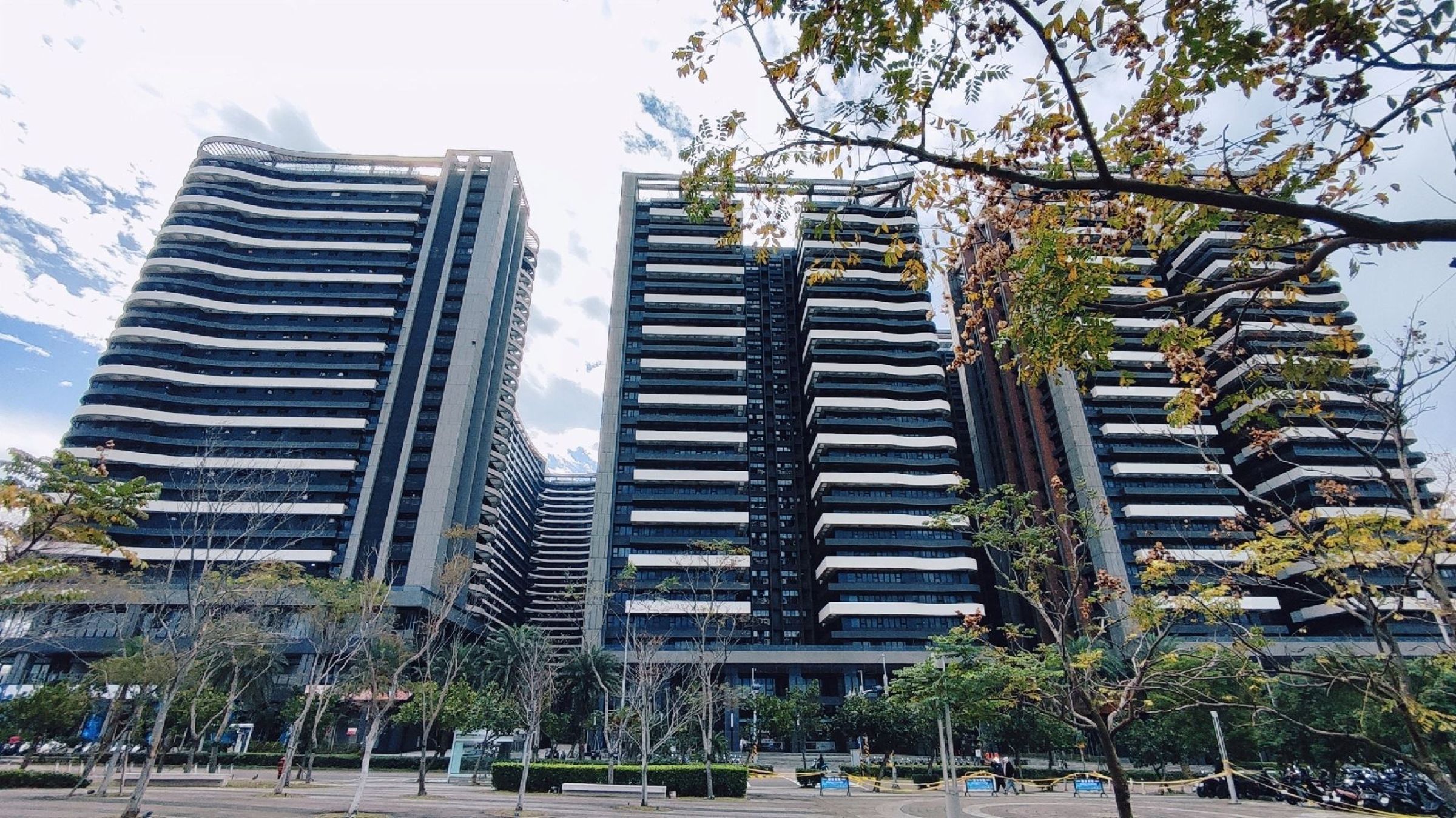 淡水區總價1500萬元以內成屋和預售屋交易占比均超過7成,且坪數差距僅0.2坪。