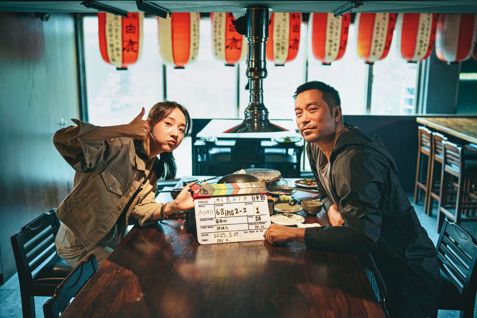張孝全（右）與李沐（左）於電影《器子》飾演父女。 （圖／華映提供）