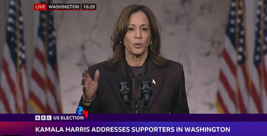 賀錦麗神隱一夜出面承認敗選，激昂高喊「我不認輸」。（翻自BBC X平台）