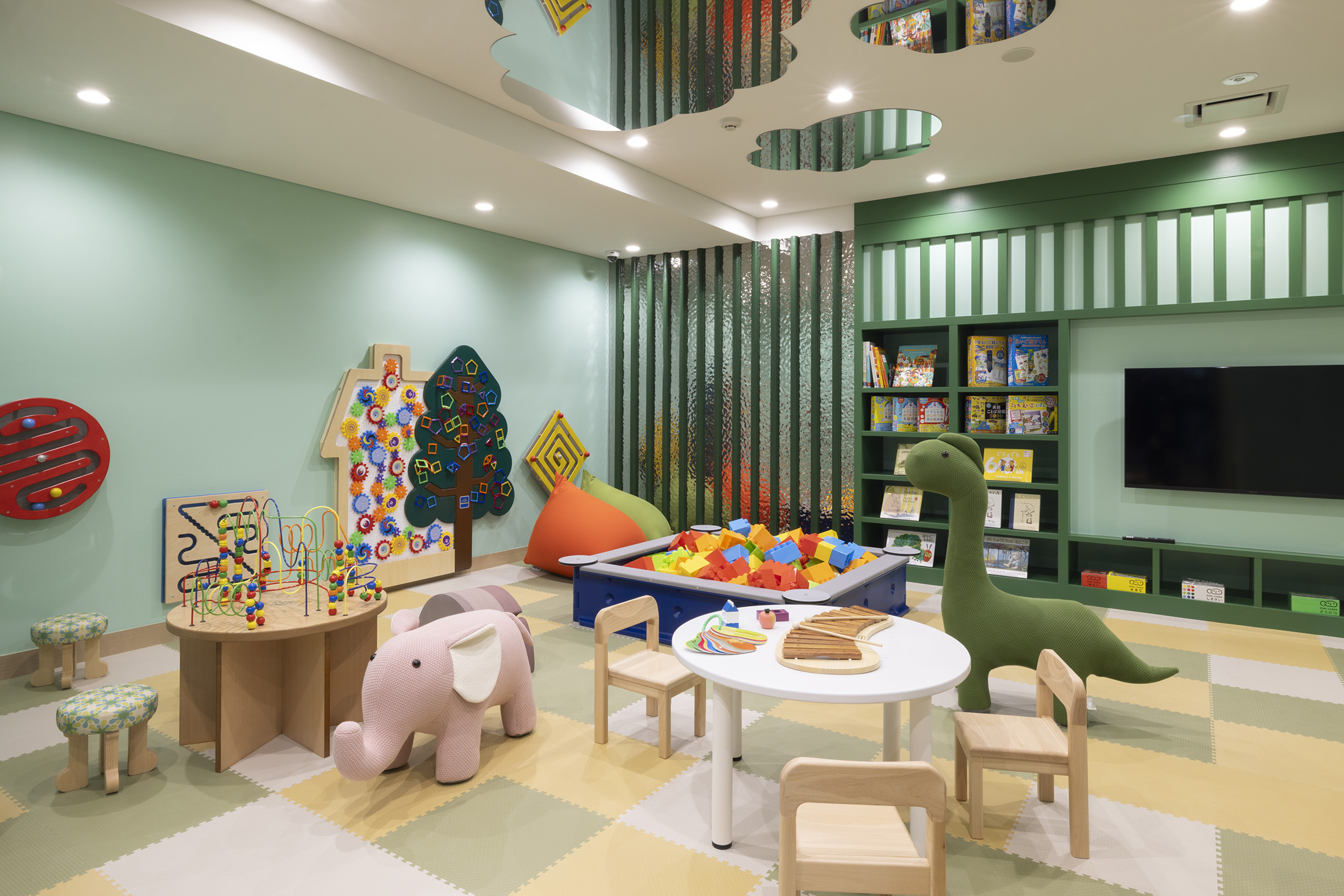 專為兒童打造的「Kids Room」遊戲空間，讓小朋友盡情放電。（Nozo Hotel提供）
