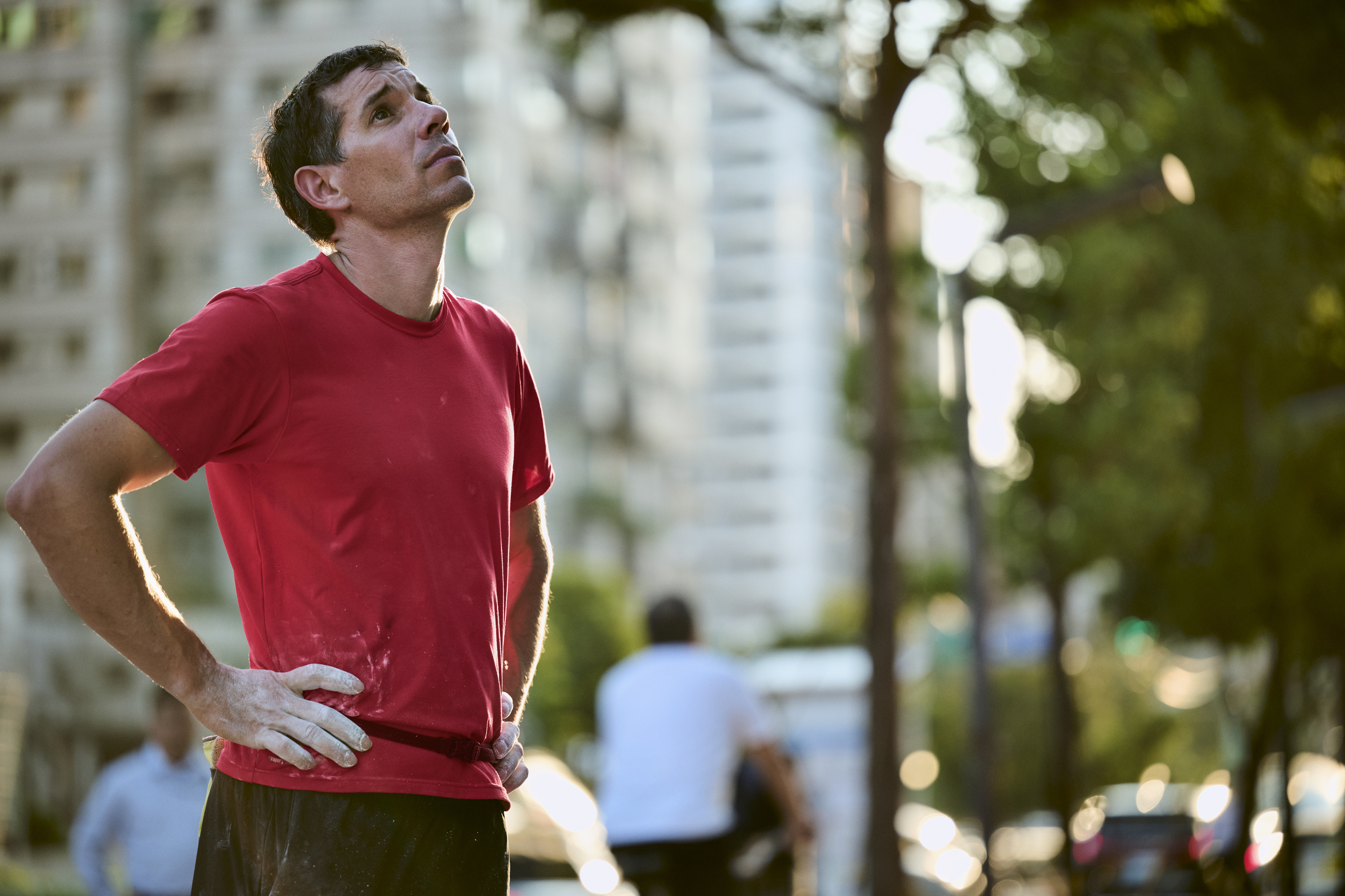 自由攀岩界的傳奇人物艾力克斯霍諾德。（Netflix提供）