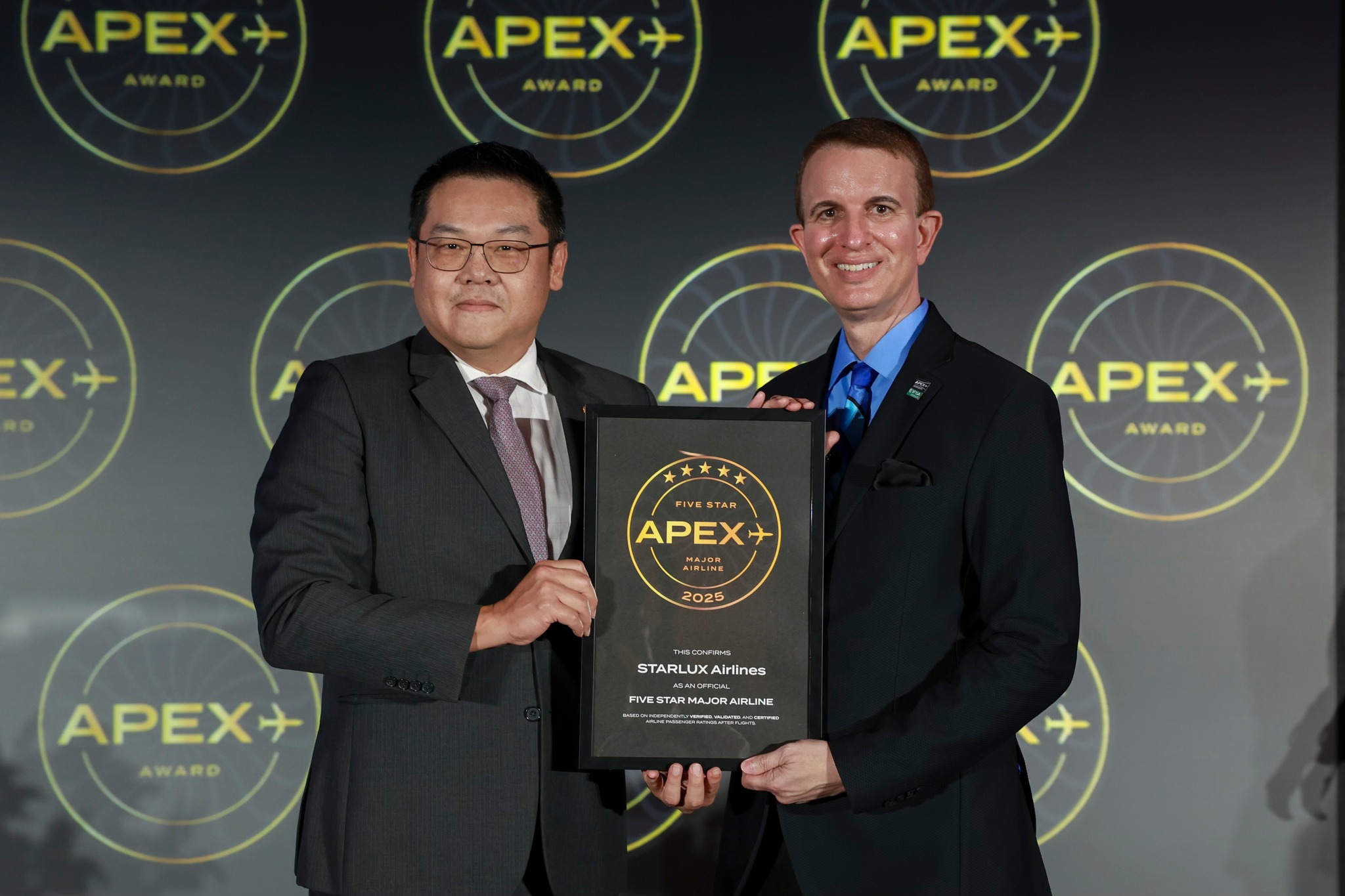 星宇航空榮獲APEX五星航空大獎，由北美公司總經理王嘉基代表領獎。（星宇航空提供）