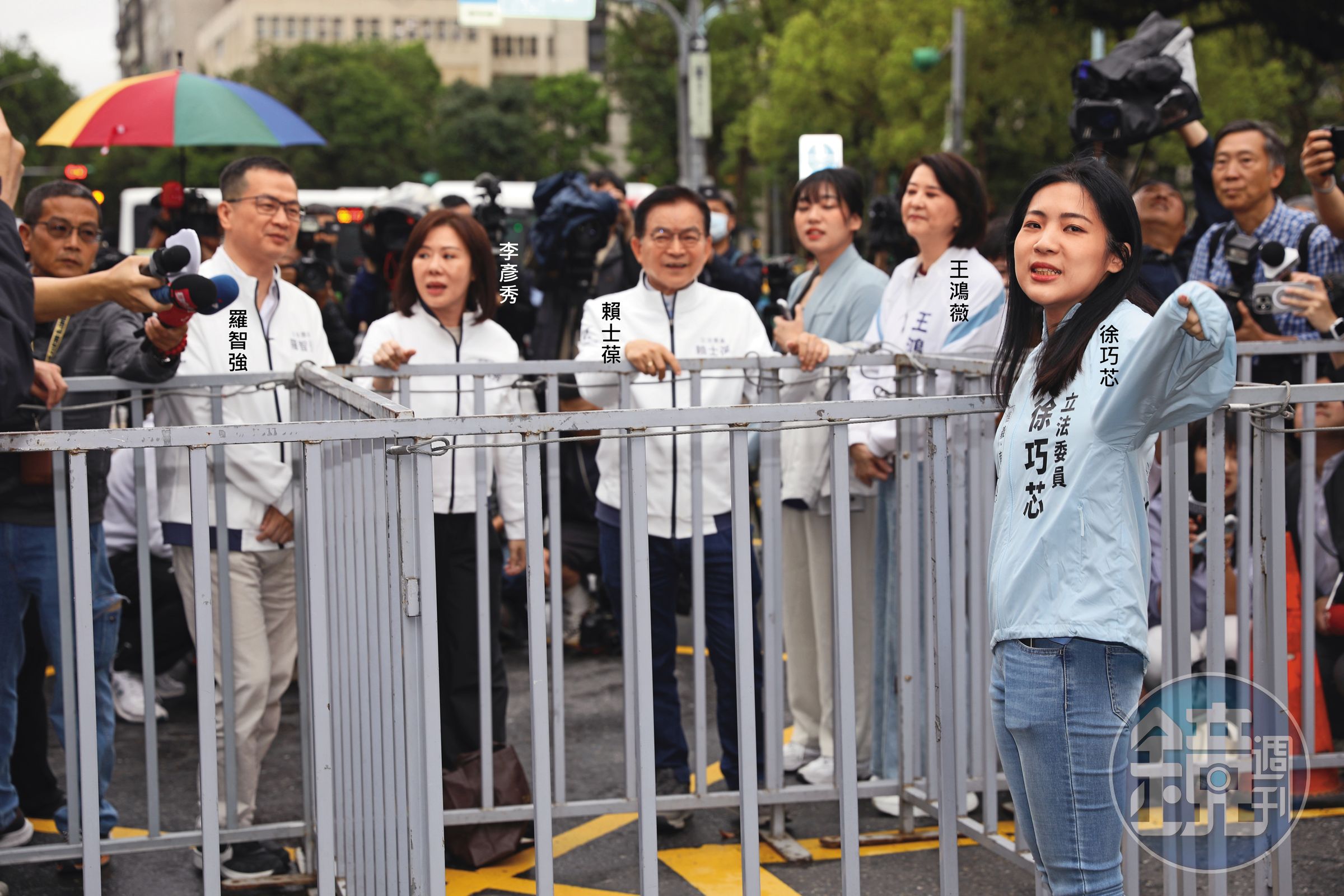 5名北市藍委日前赴北檢聲援遭偵辦幽靈連署的北市黨部主委黃呂錦茹。